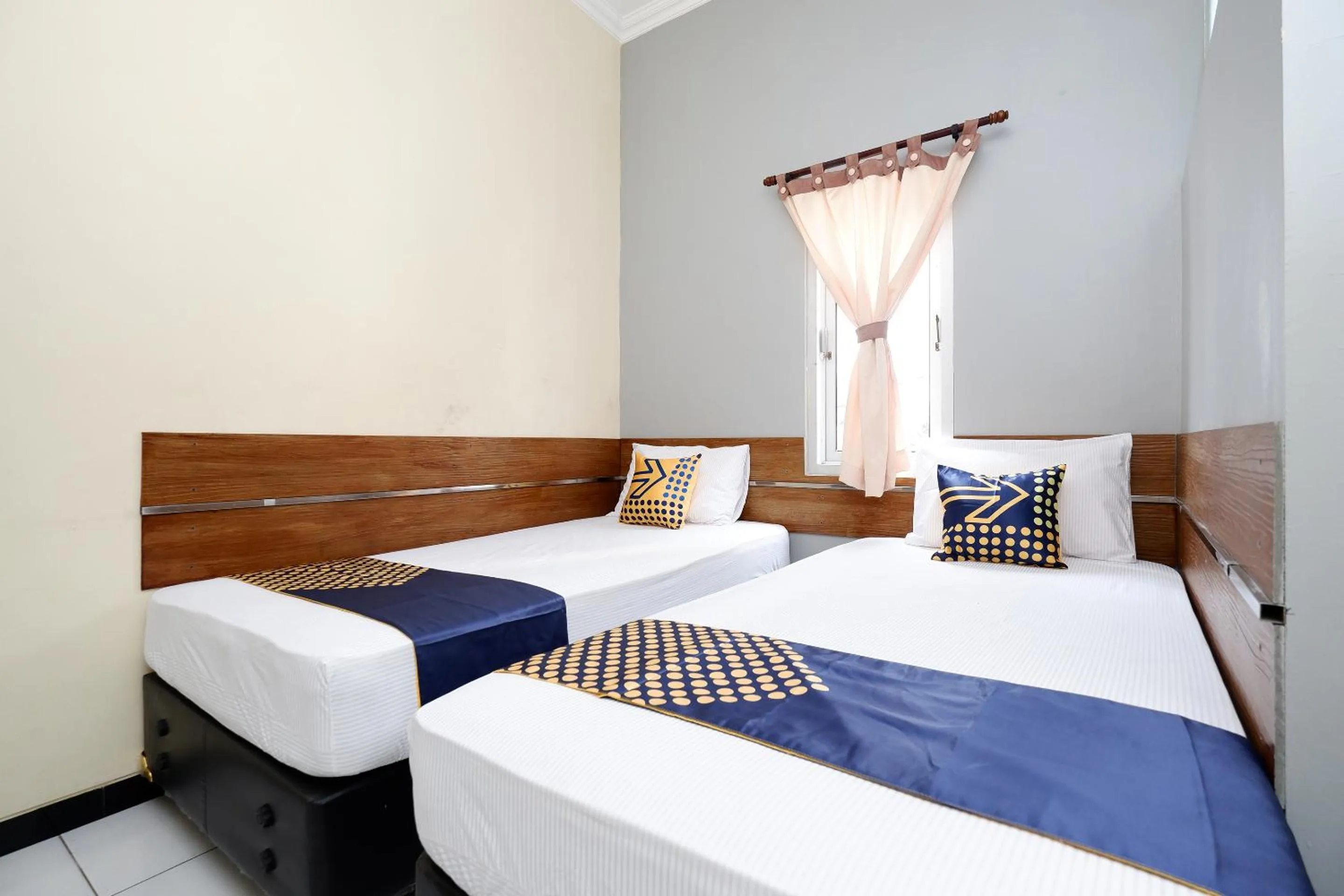 Bedroom, Bed in Hotel O Solo Point Guest House Syariah