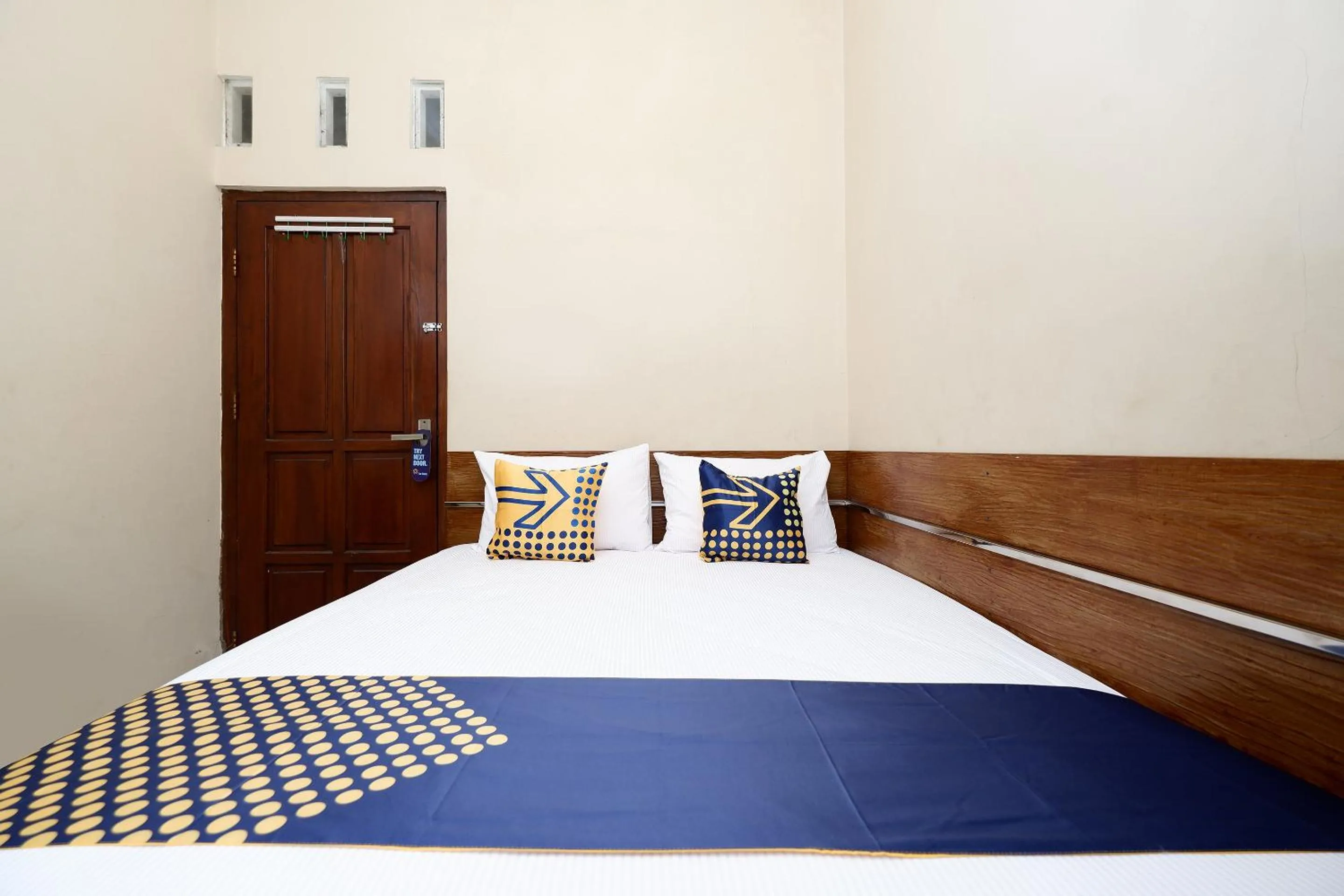 Bedroom, Bed in Hotel O Solo Point Guest House Syariah