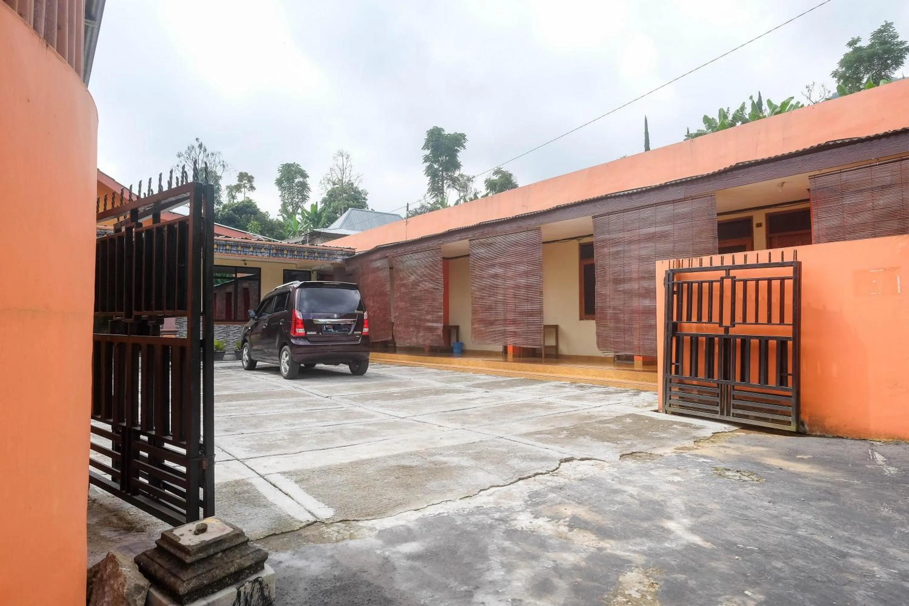 Property building in RedDoorz near Candi Sukuh Karanganyar