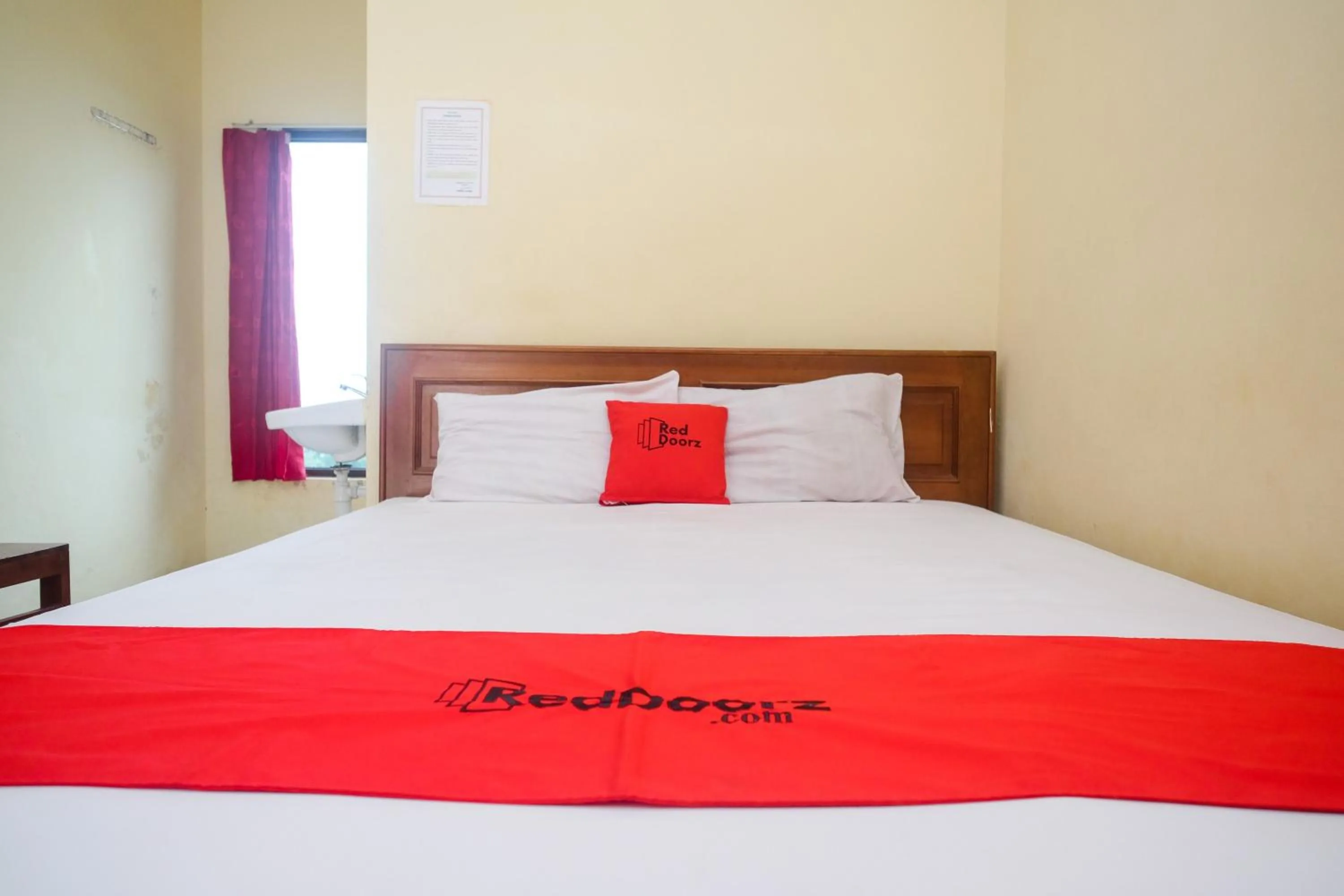 Bed in RedDoorz near Candi Sukuh Karanganyar