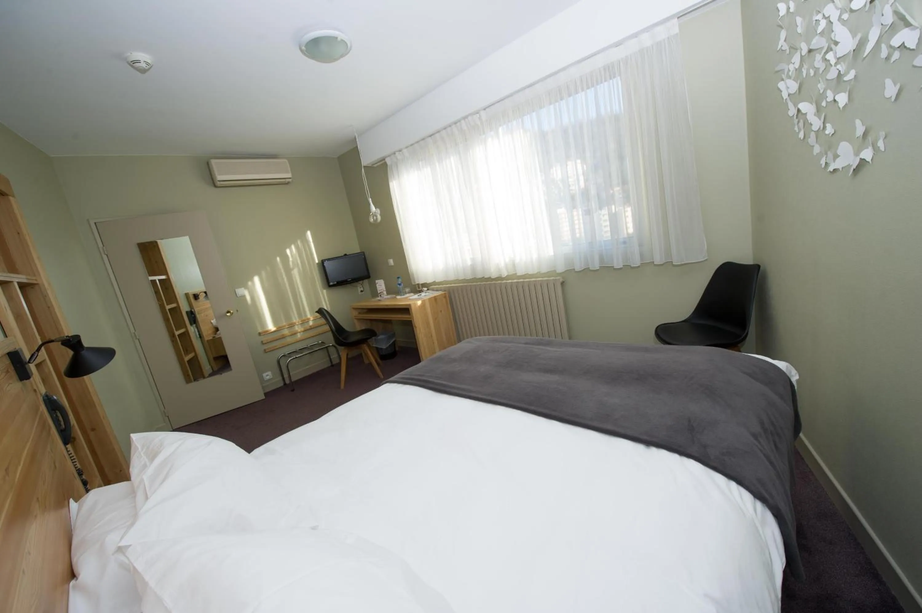 Bedroom, Bed in Mon Hotel à Gap