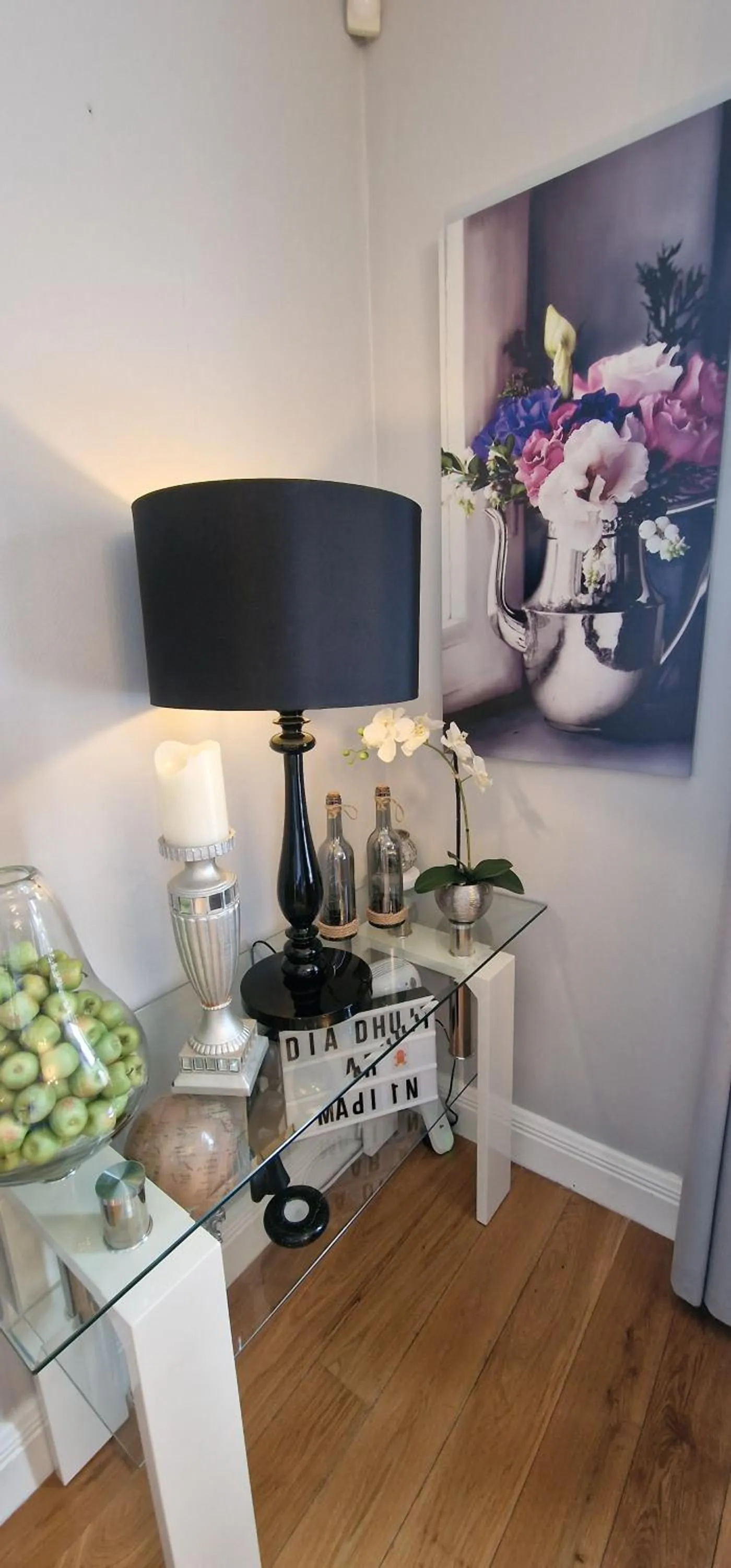 Food and drinks in Church View House F56H977