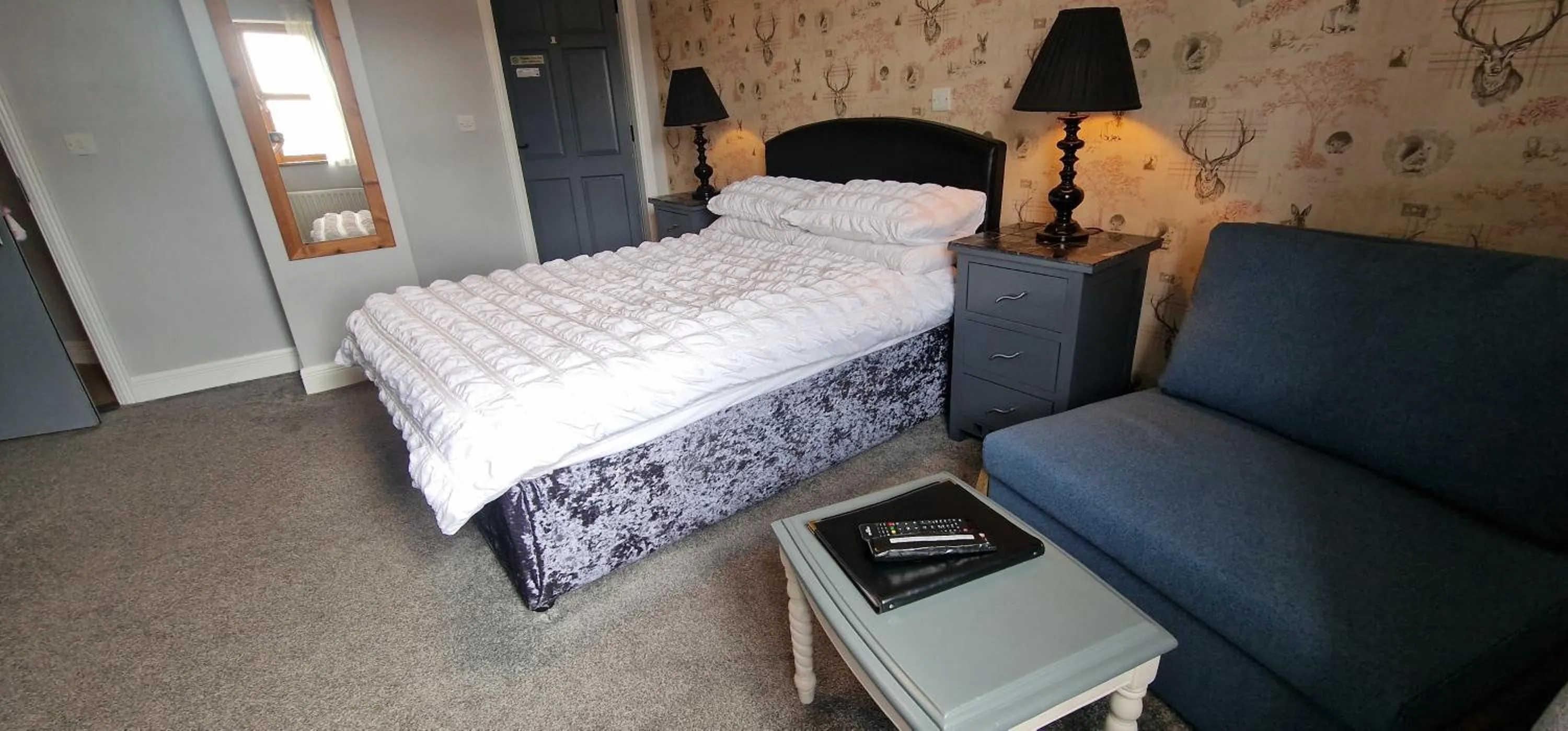 Bed in Church View House F56H977