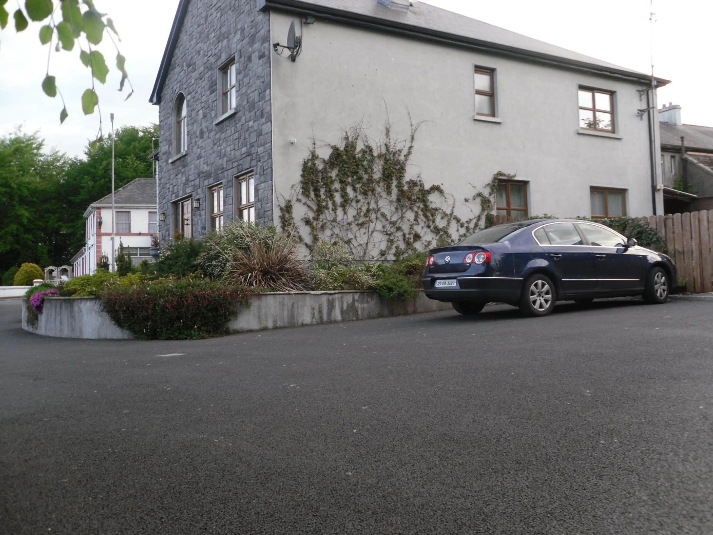 Facade/entrance in Church View House F56H977