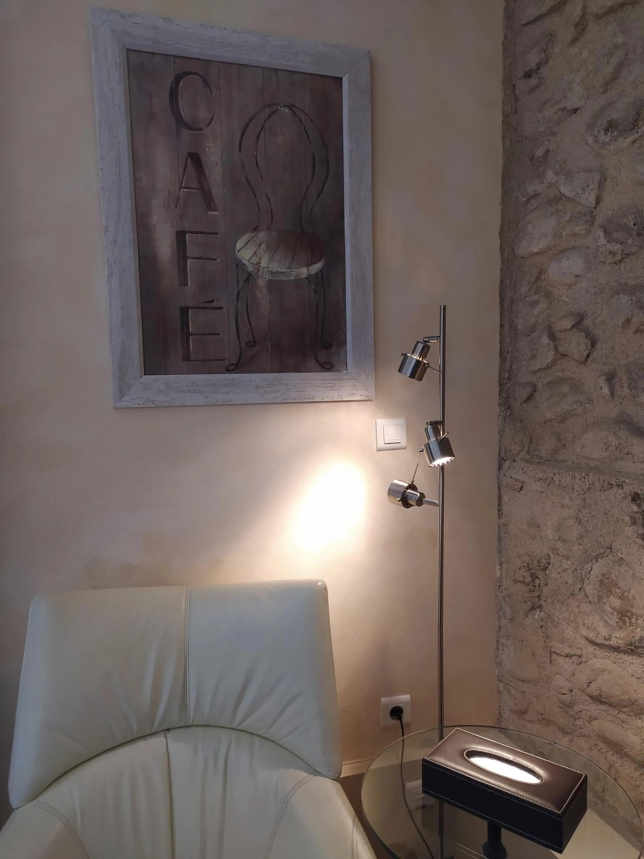 Decorative detail in Auberge Du Roua