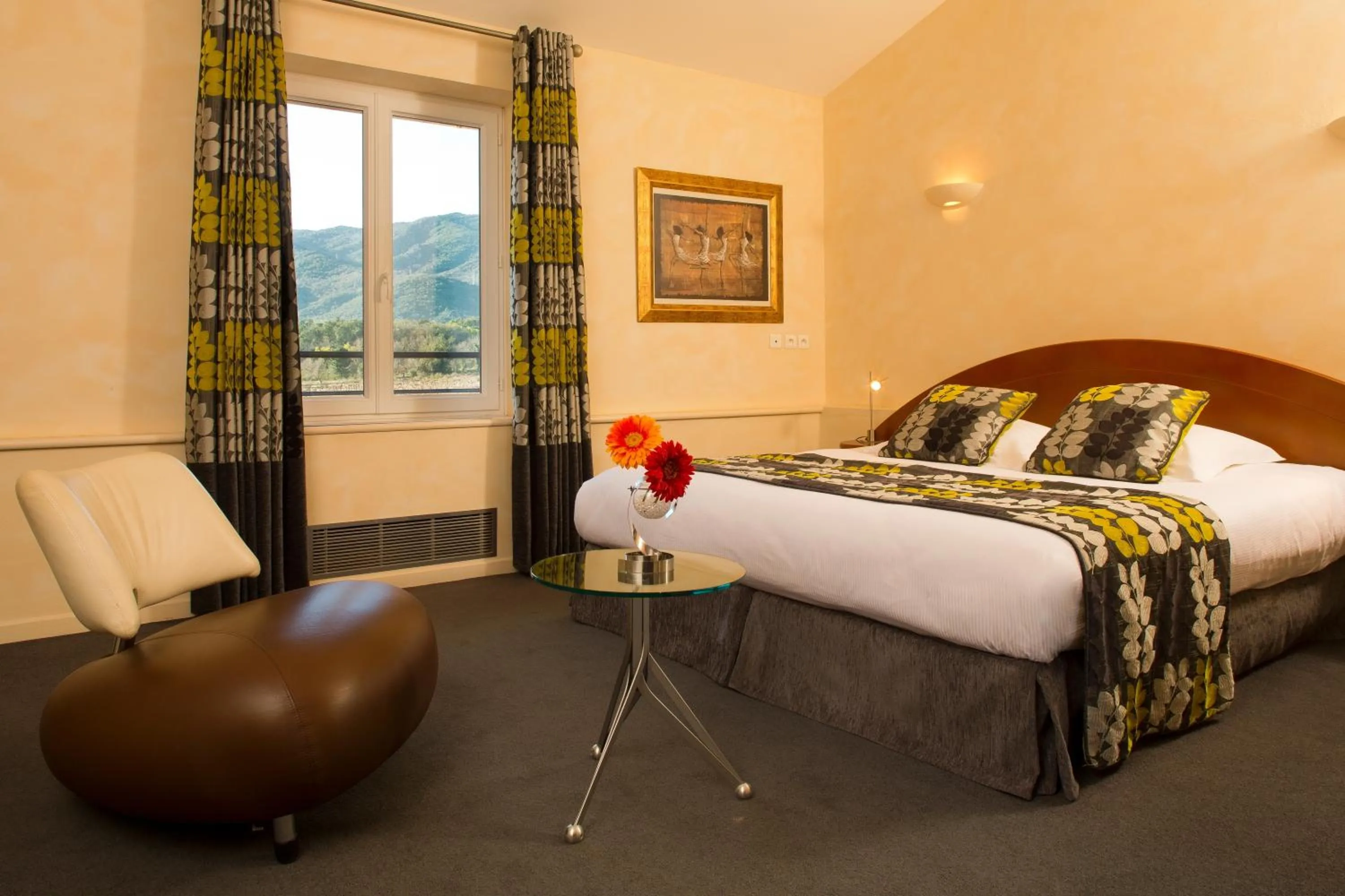 Bedroom, Bed in Auberge Du Roua