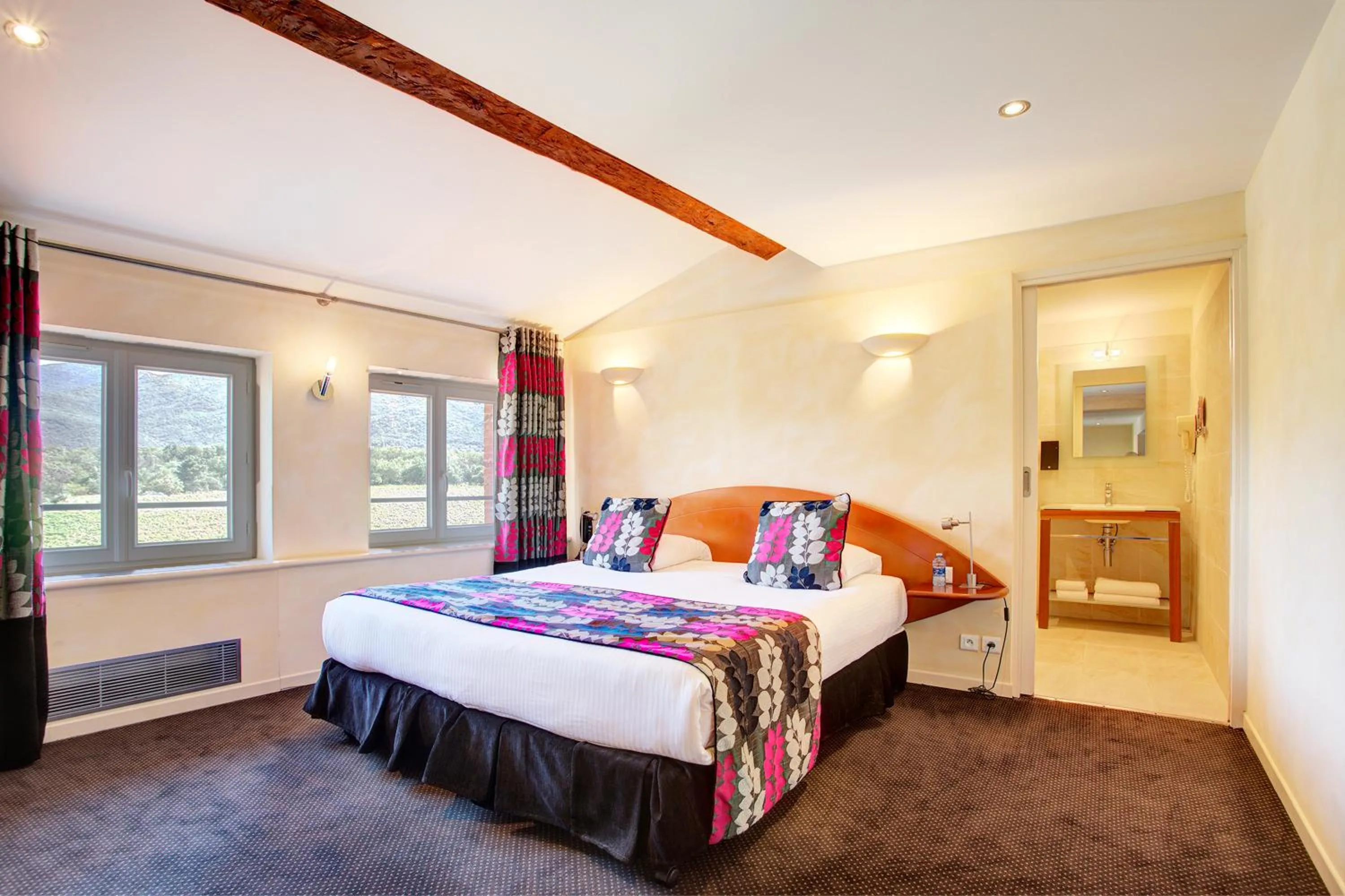 Bed in Auberge Du Roua