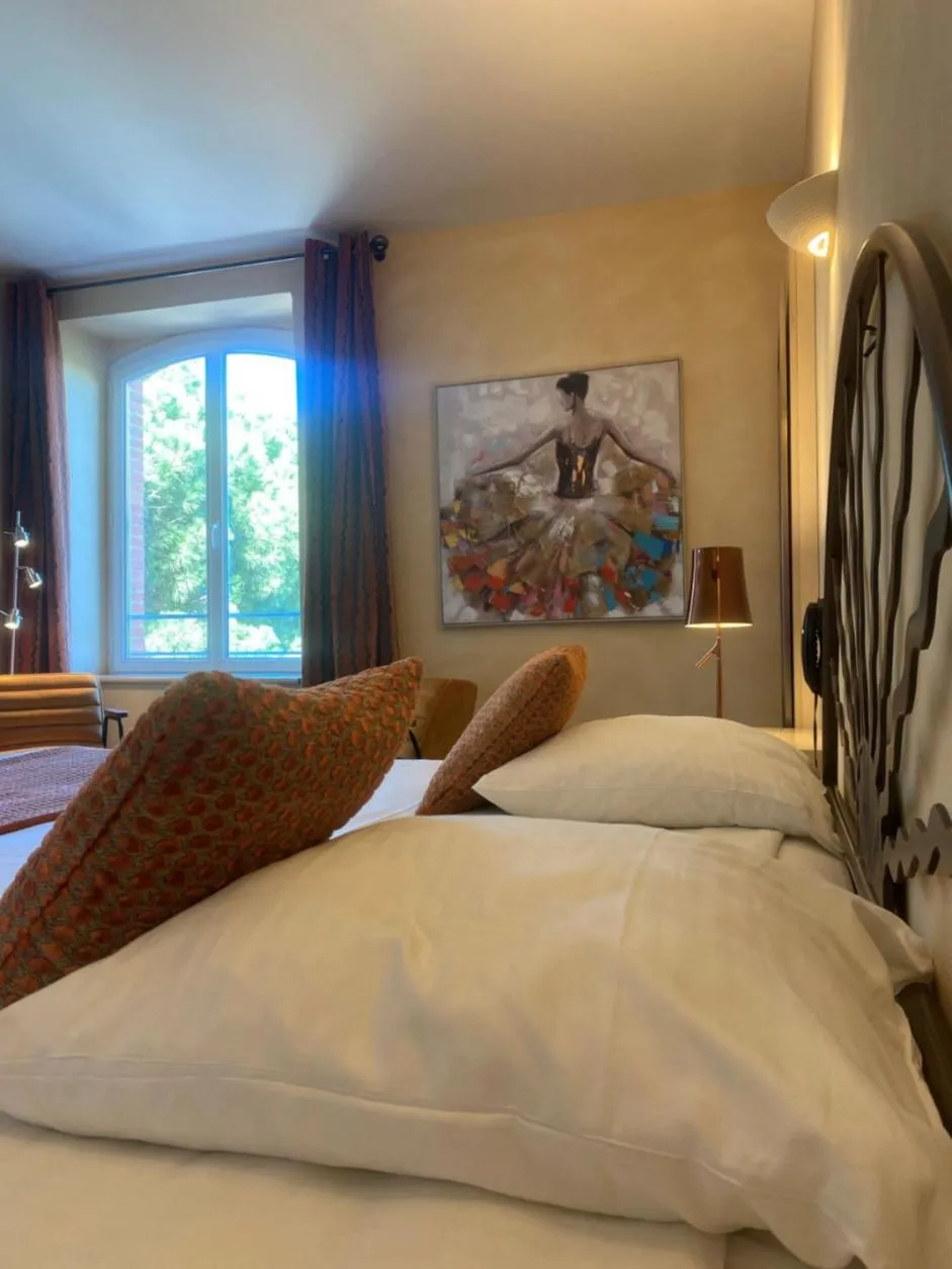 Decorative detail, Bed in Auberge Du Roua