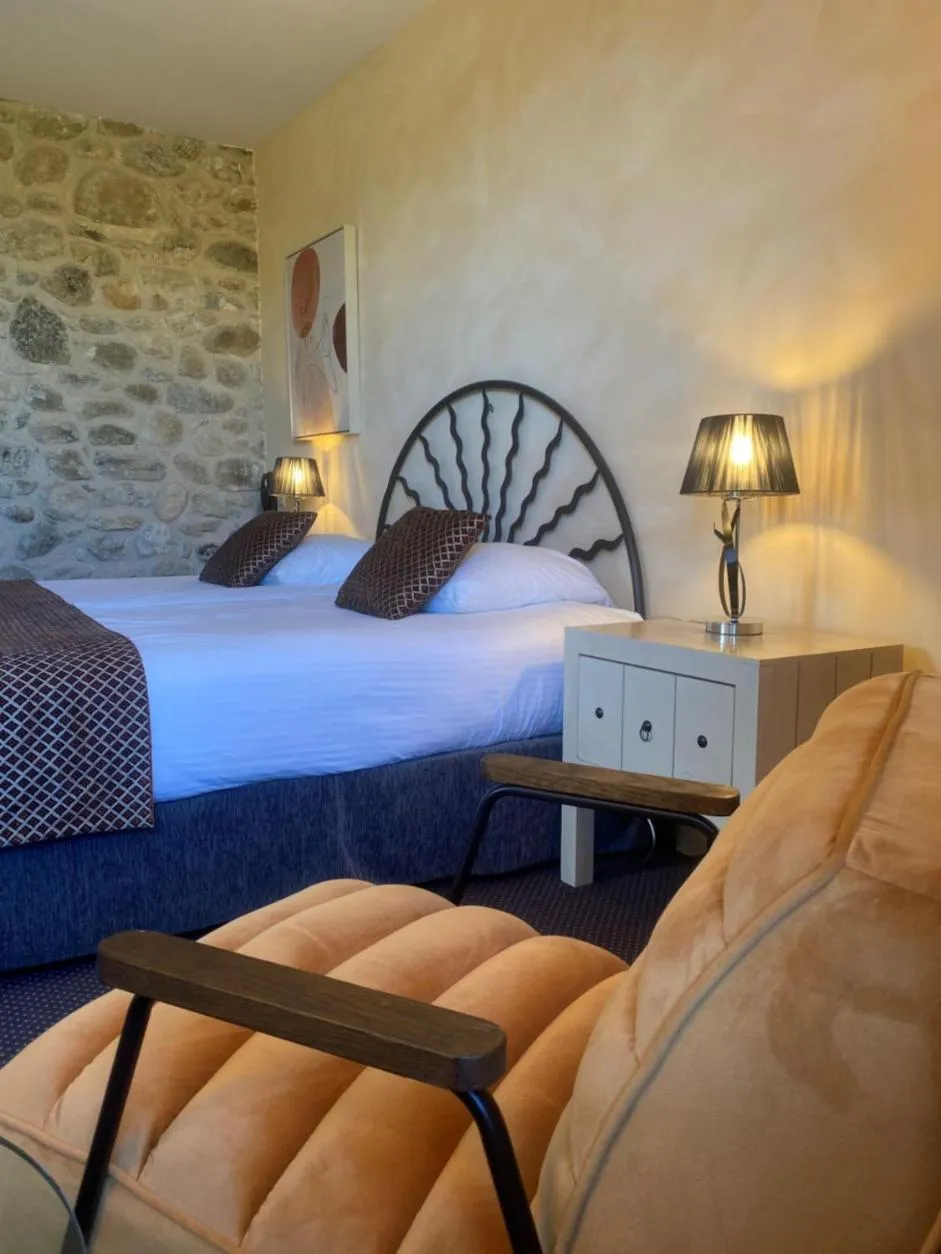 Decorative detail, Bed in Auberge Du Roua