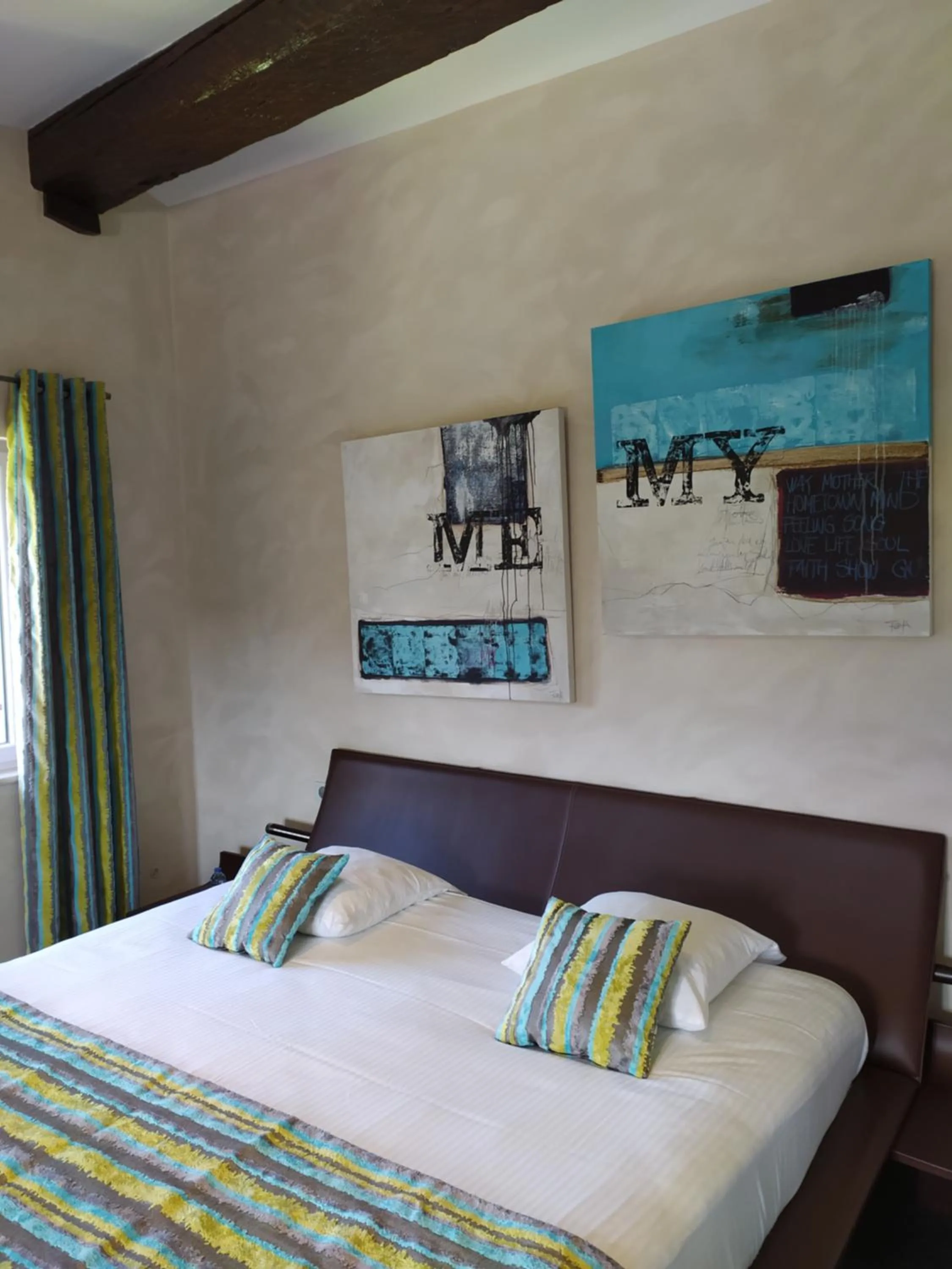 Decorative detail, Bed in Auberge Du Roua
