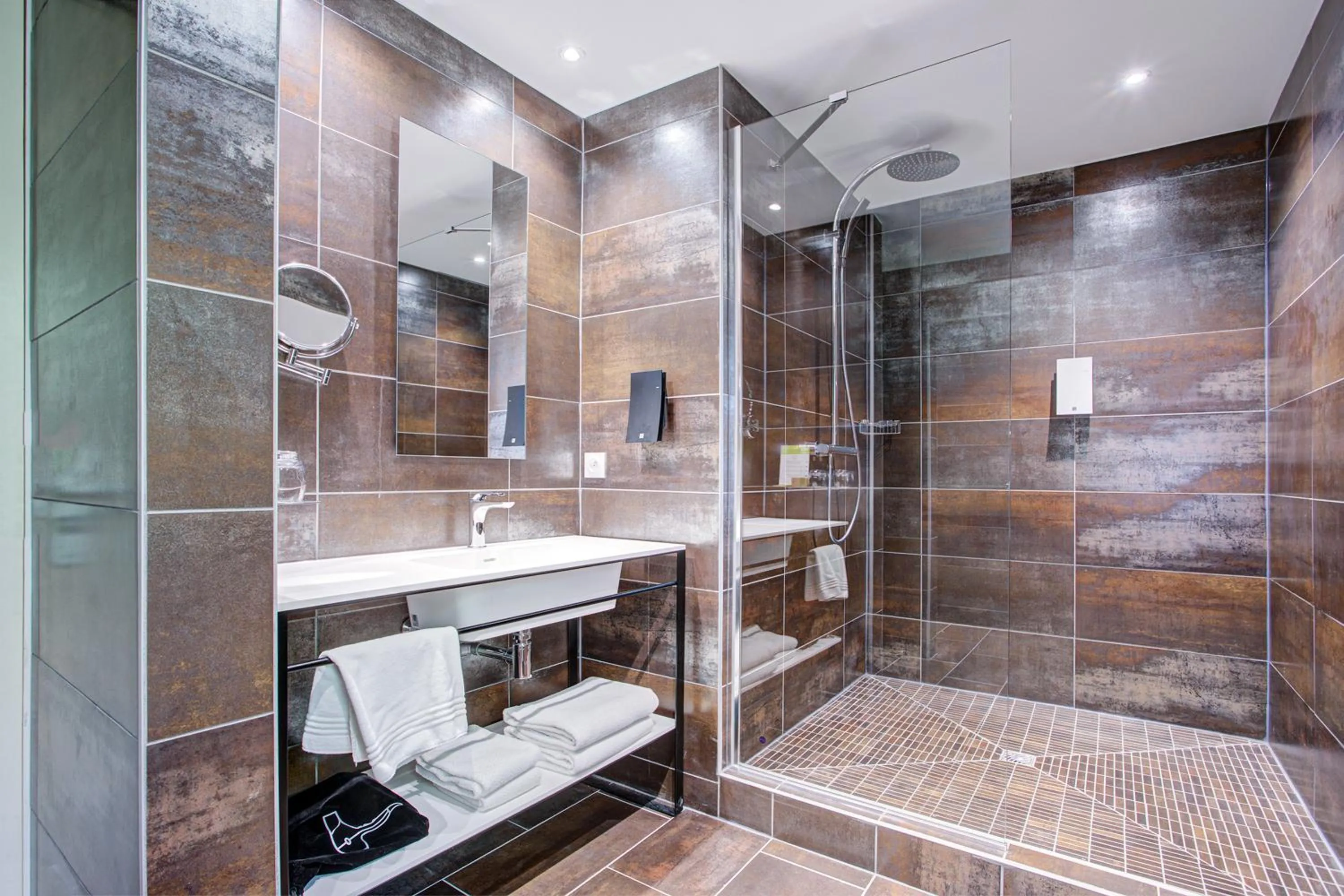 Bathroom in Auberge Du Roua