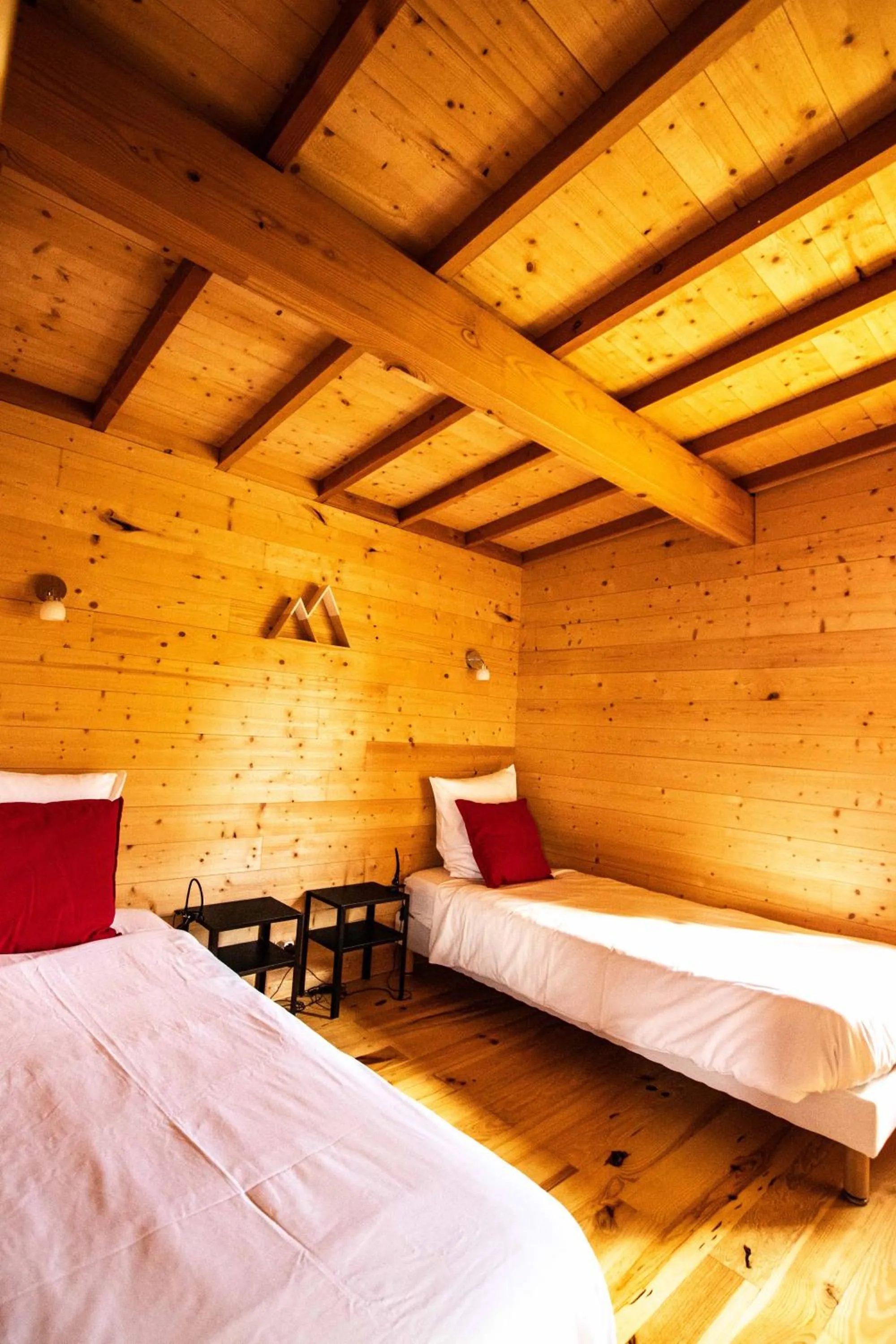 Bedroom, Bed in Les Lodges de la ViaRhôna / cabane-spa