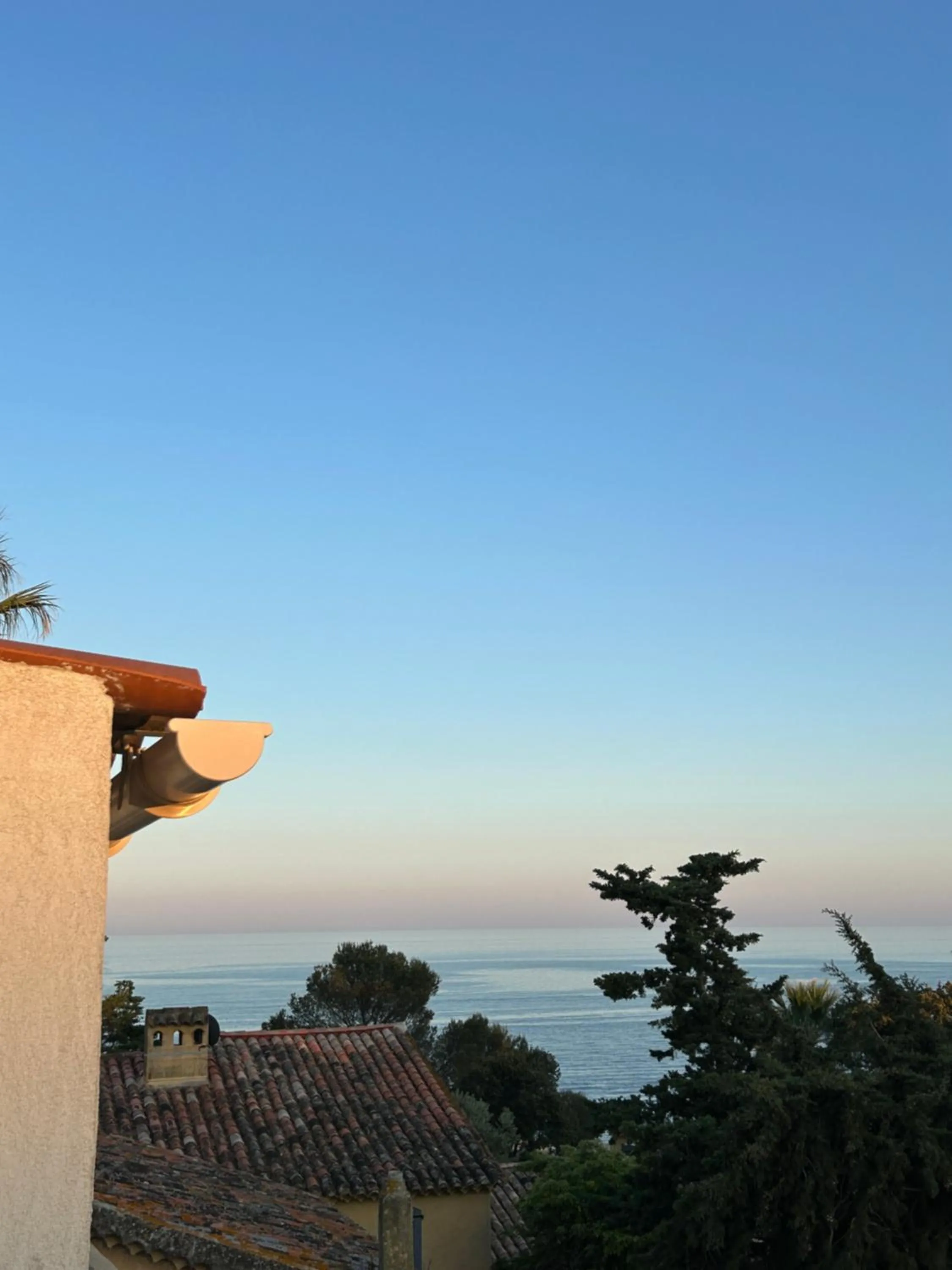 Natural landscape in Hôtel L'Escale Au Soleil