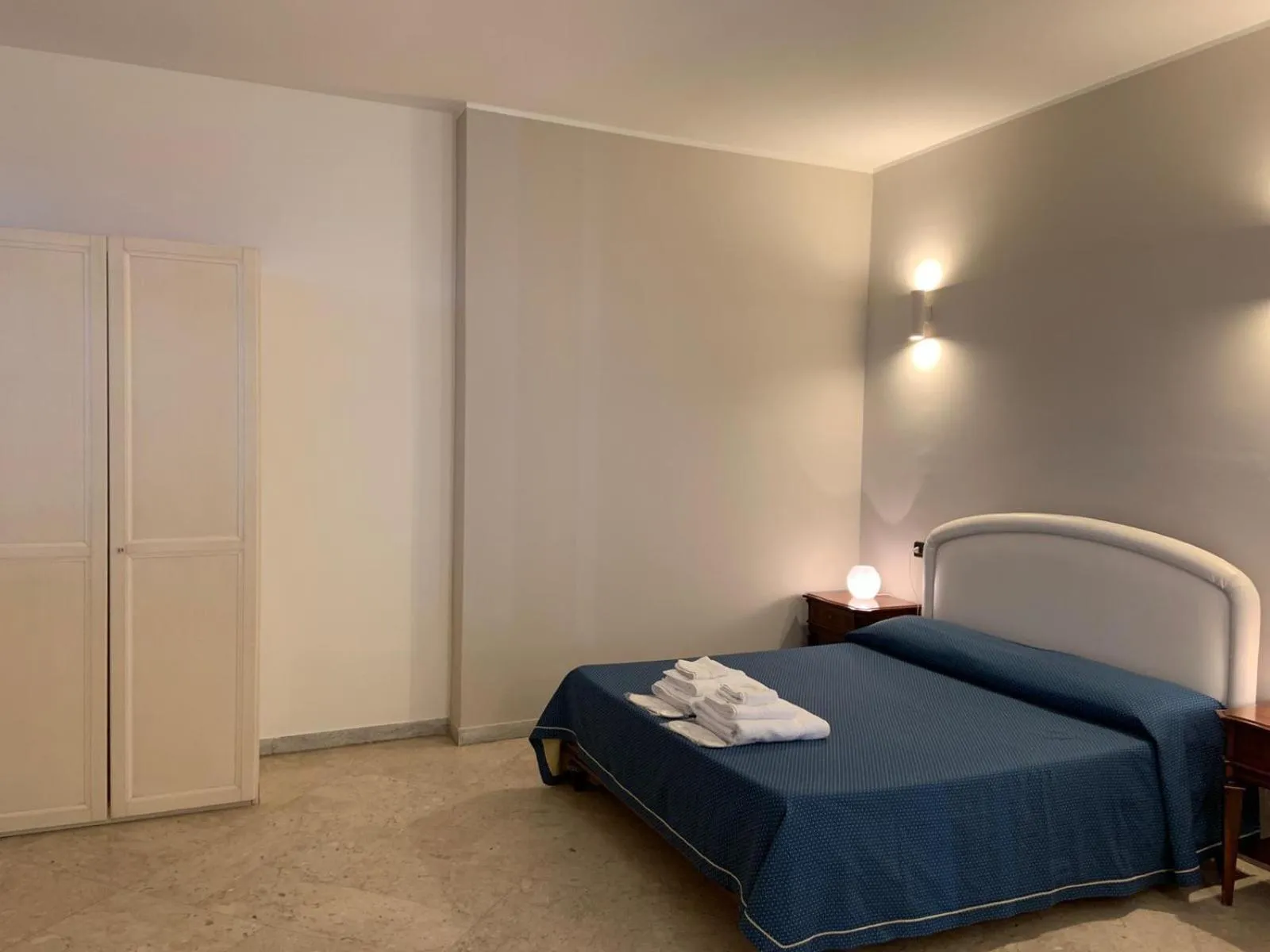 Bedroom, Bed in Hotel Lungomare