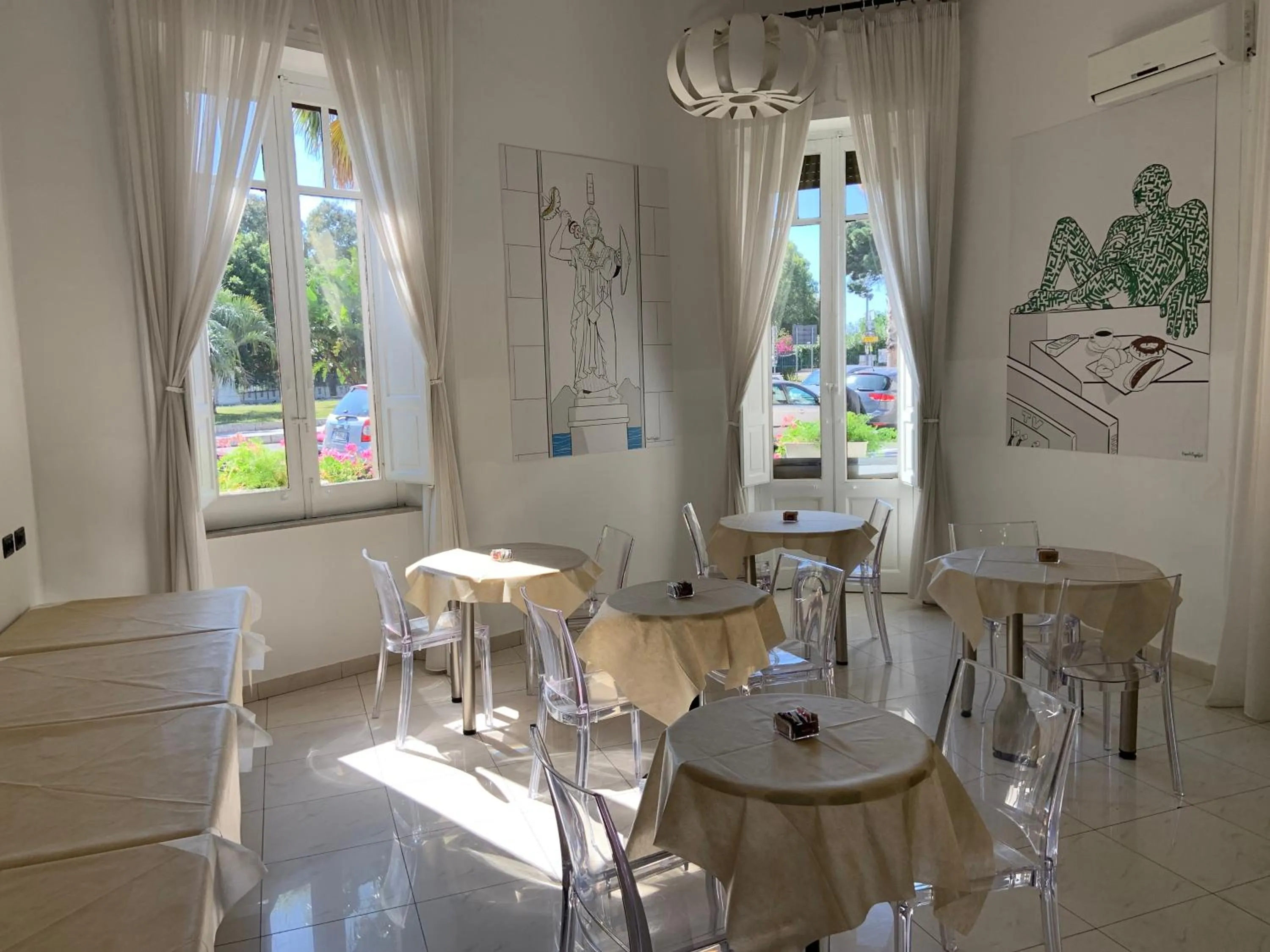 Communal lounge/ TV room in Hotel Lungomare