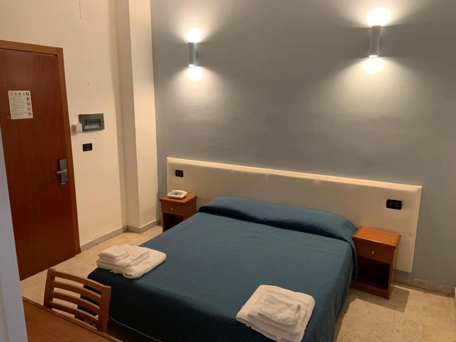 Bedroom, Bed in Hotel Lungomare