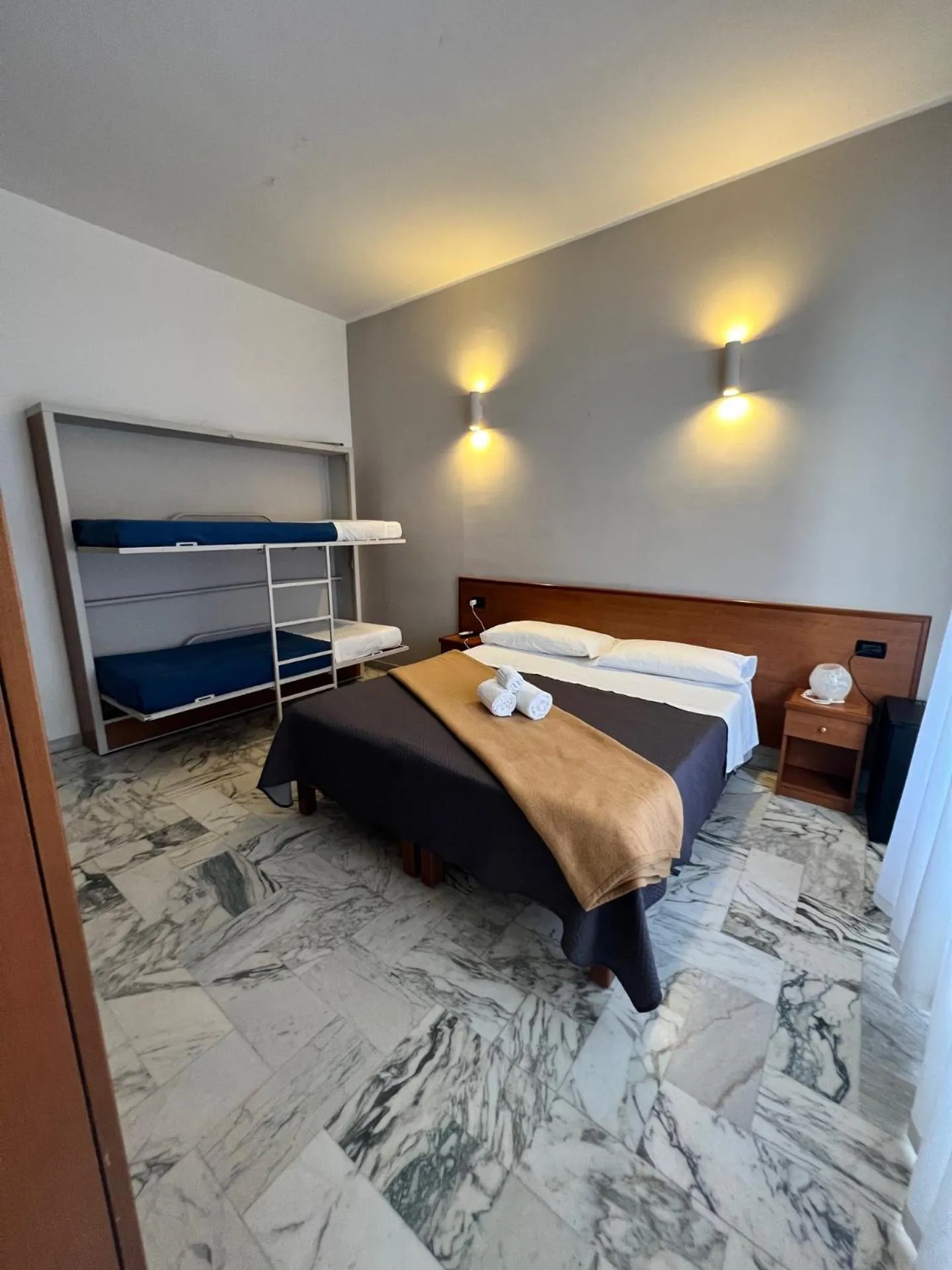 Bedroom, Bed in Hotel Lungomare