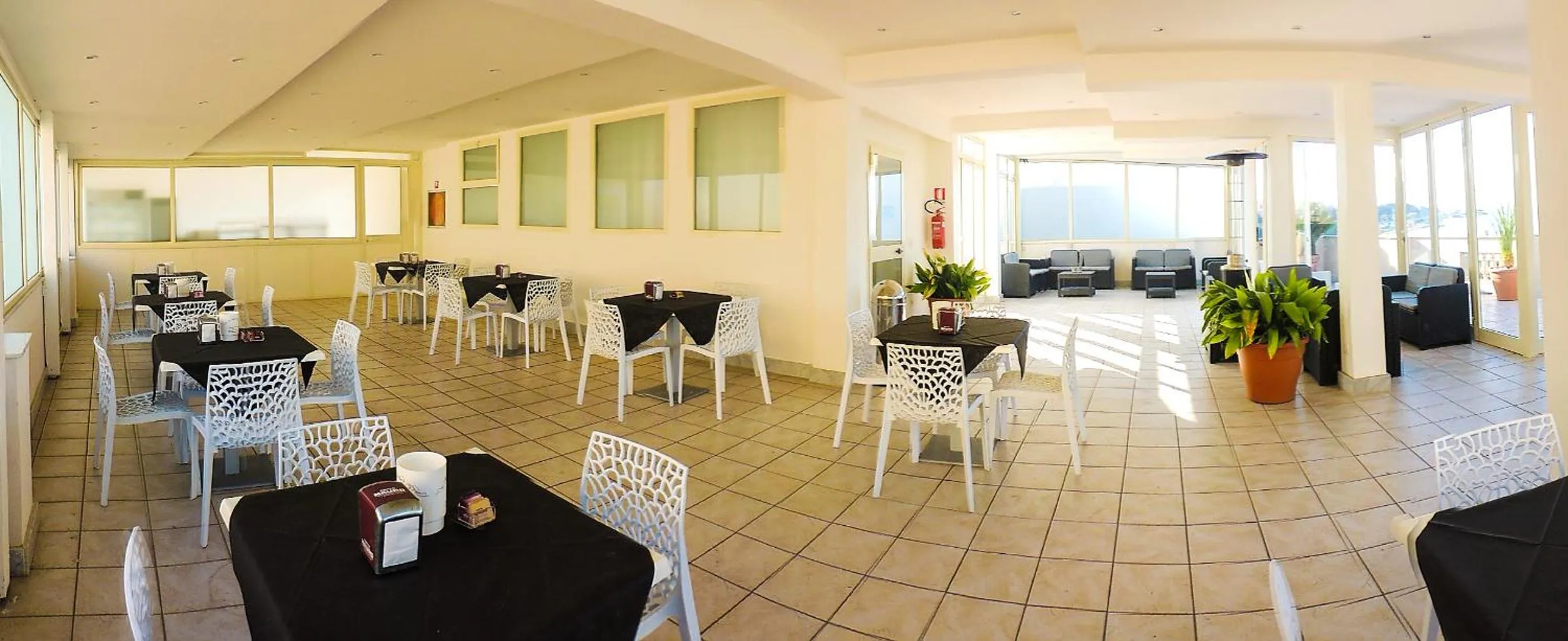 Breakfast in Hotel Lungomare