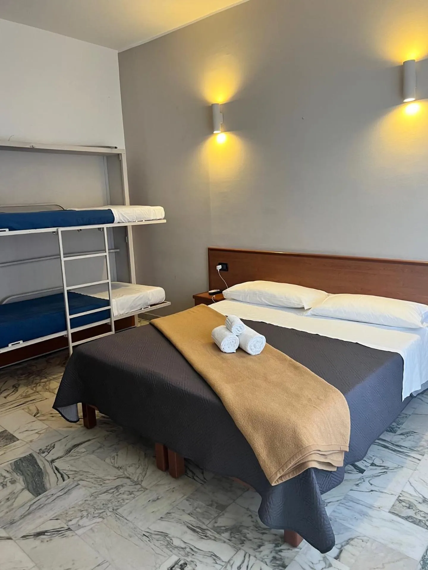 Bedroom, Bed in Hotel Lungomare