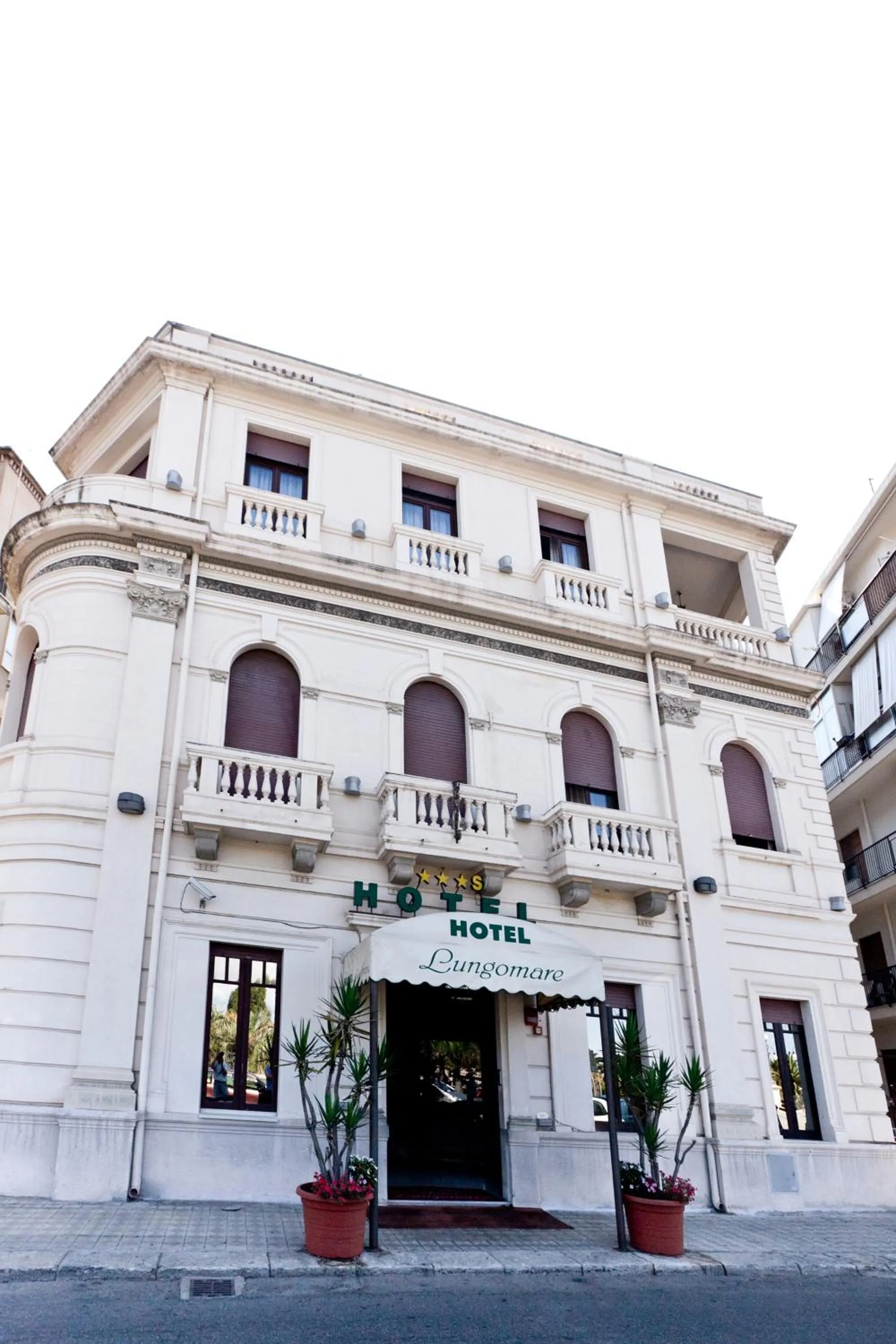 Facade/entrance in Hotel Lungomare