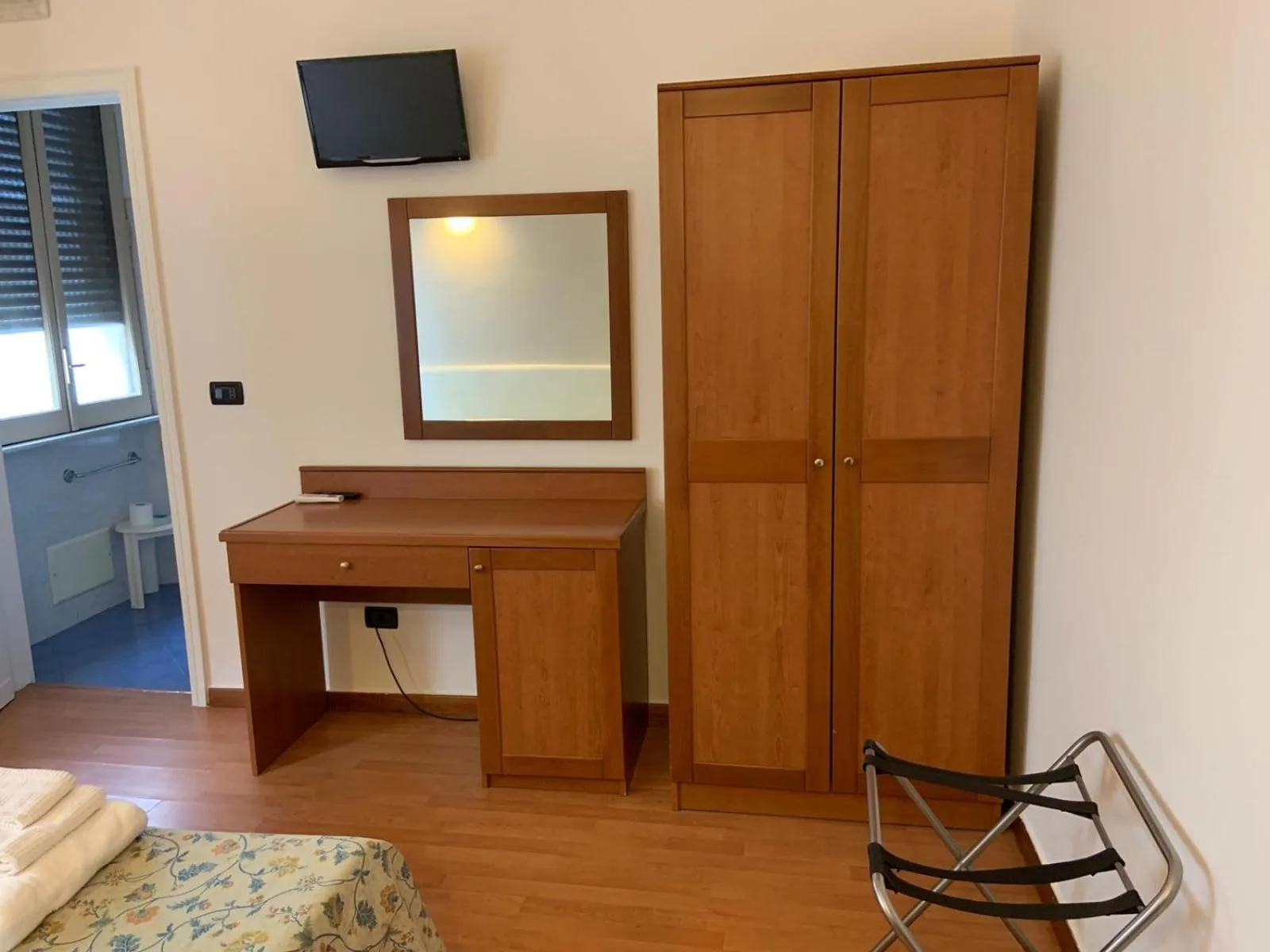 hair dresser, Bed in Hotel Lungomare