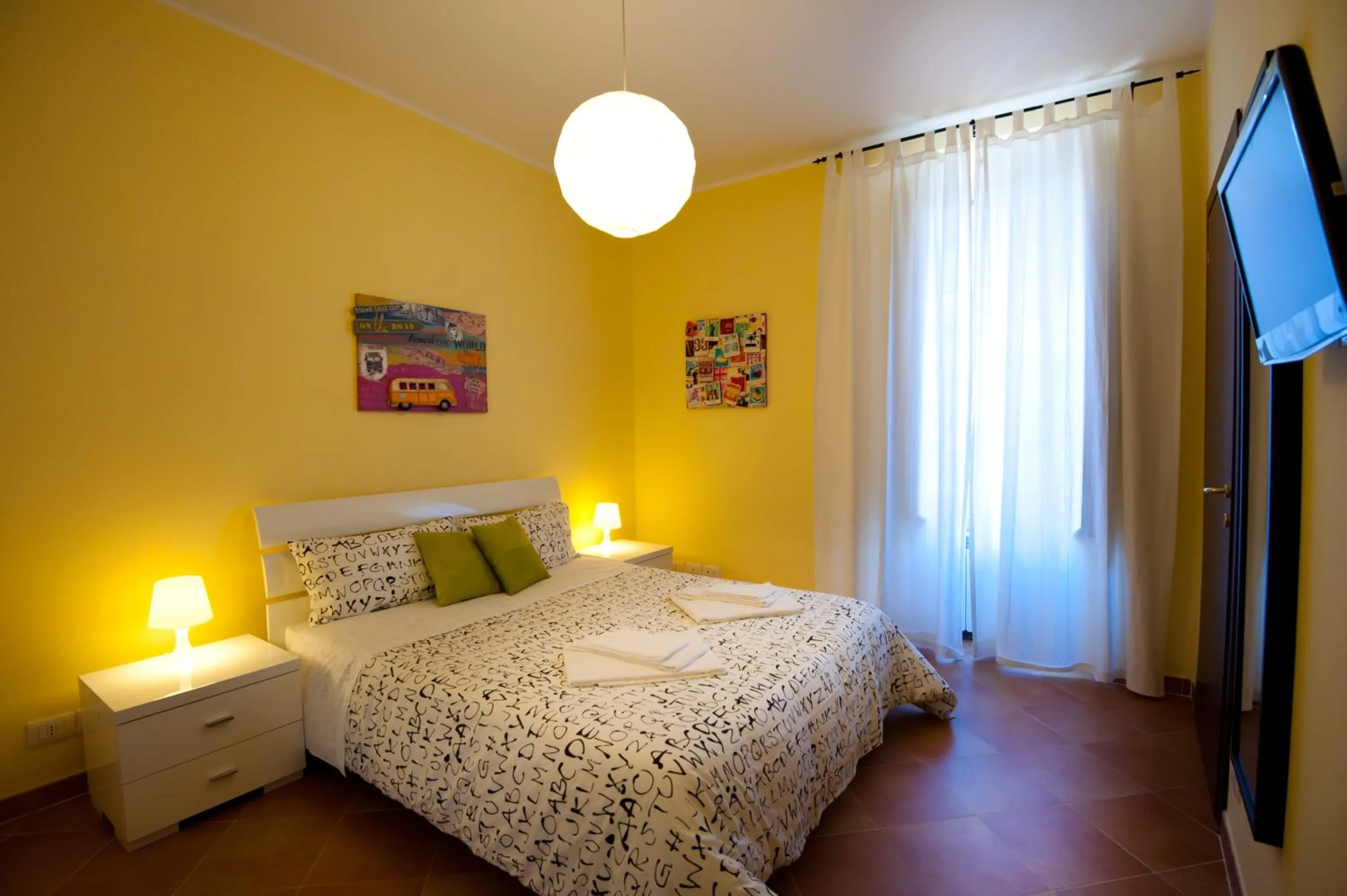 Property building, Bed in Rome Services Porta Castello