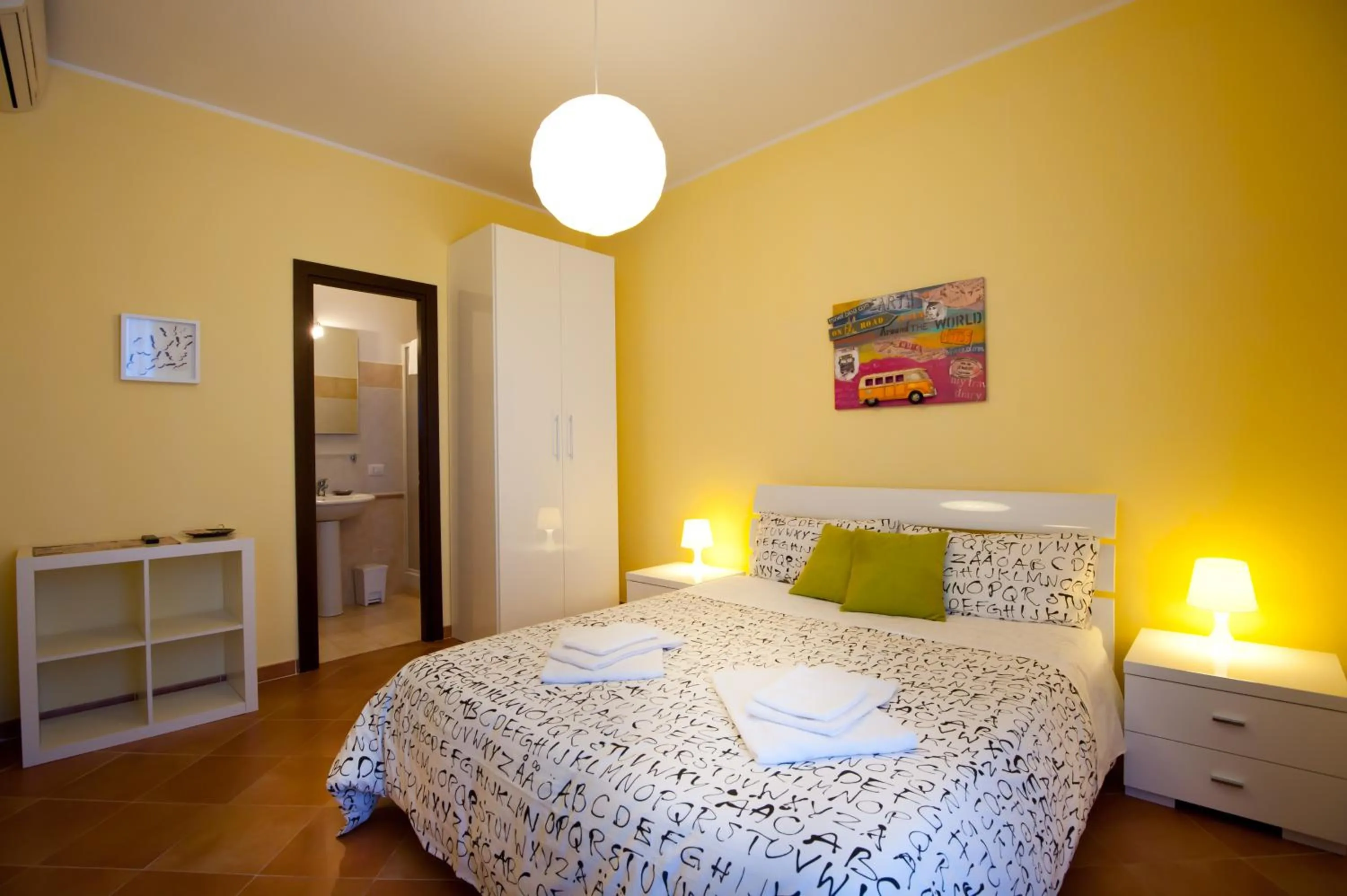 Property building, Bed in Rome Services Porta Castello