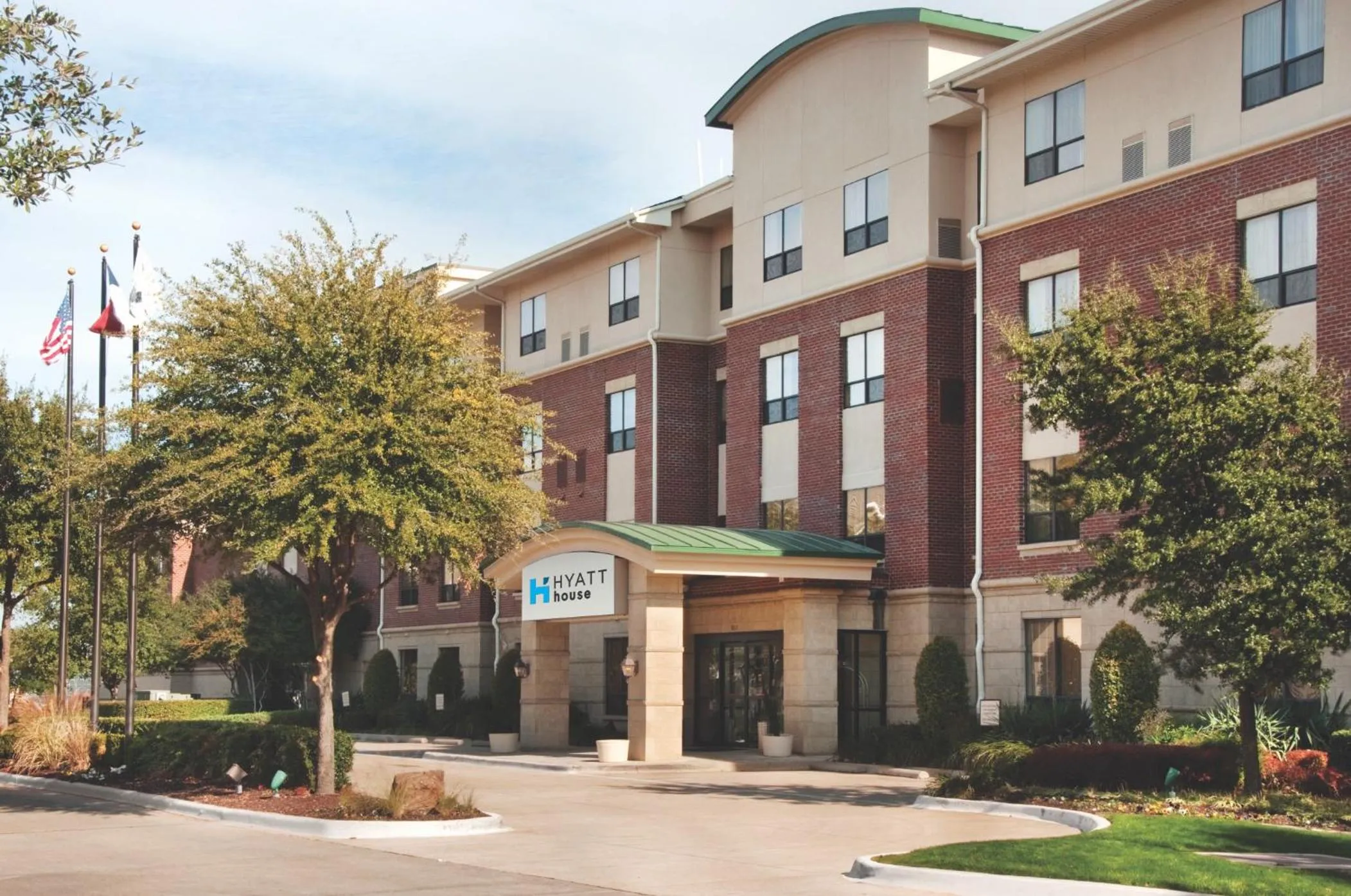 Property building in Hyatt House Dallas Lincoln Park