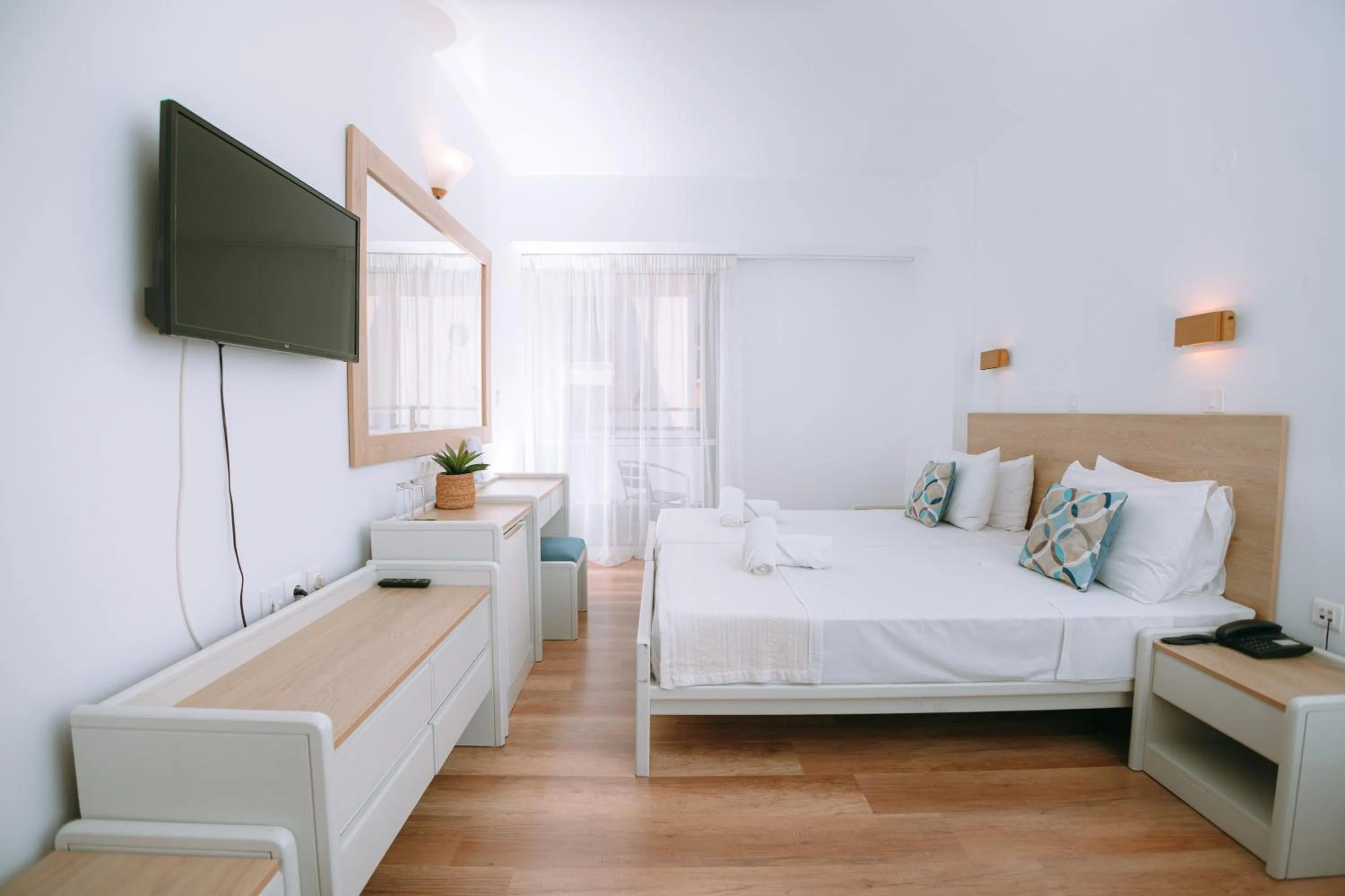 TV and multimedia in Santa Marina Unique Hotel