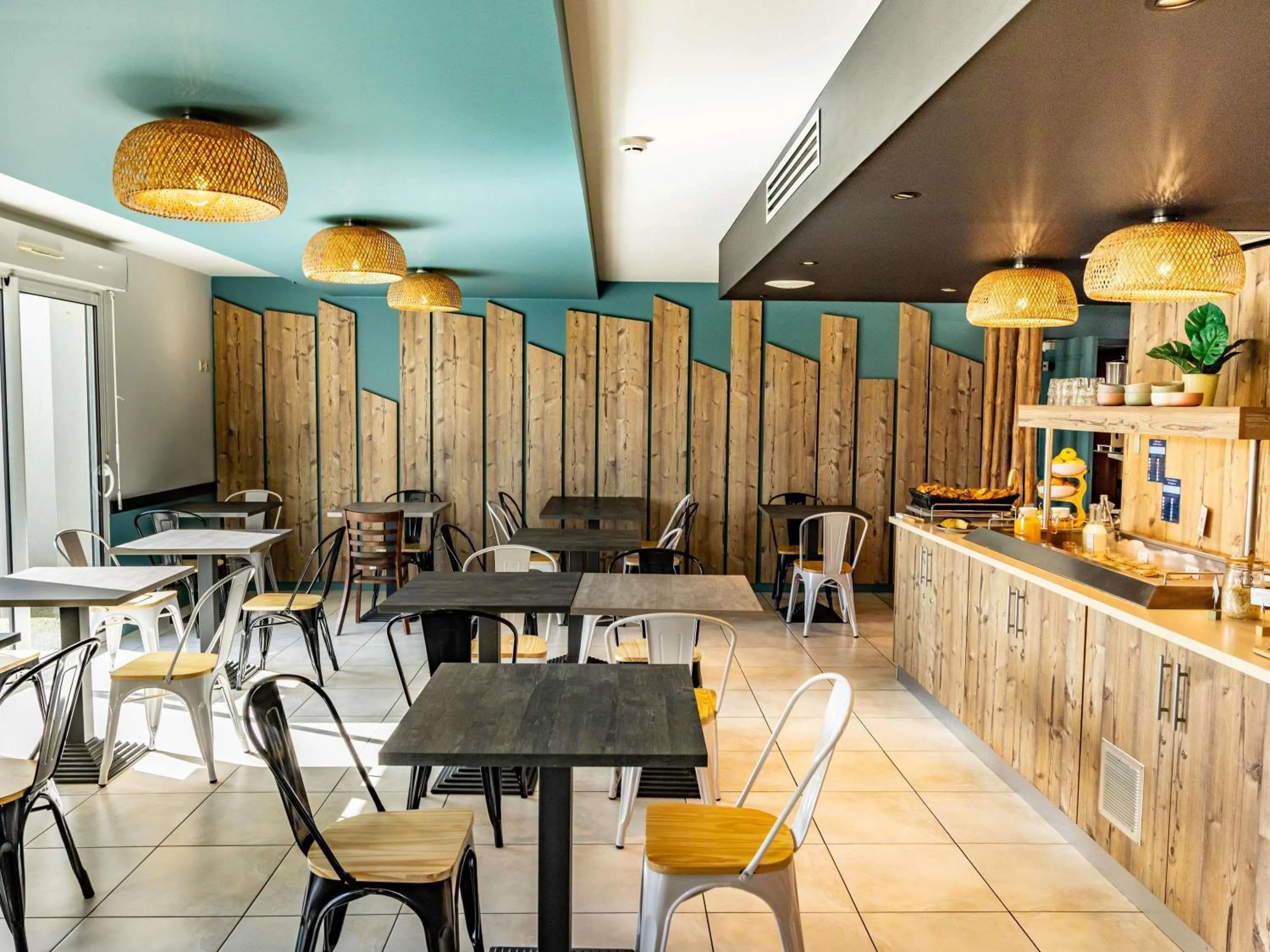 Restaurant/places to eat in ibis Styles Marennes d'Oléron