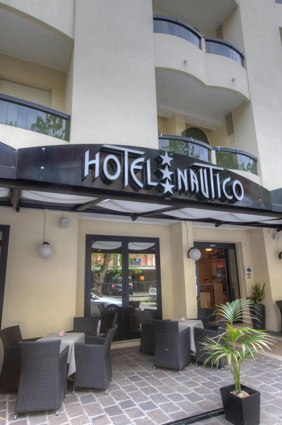 Facade/entrance in Hotel Nautico