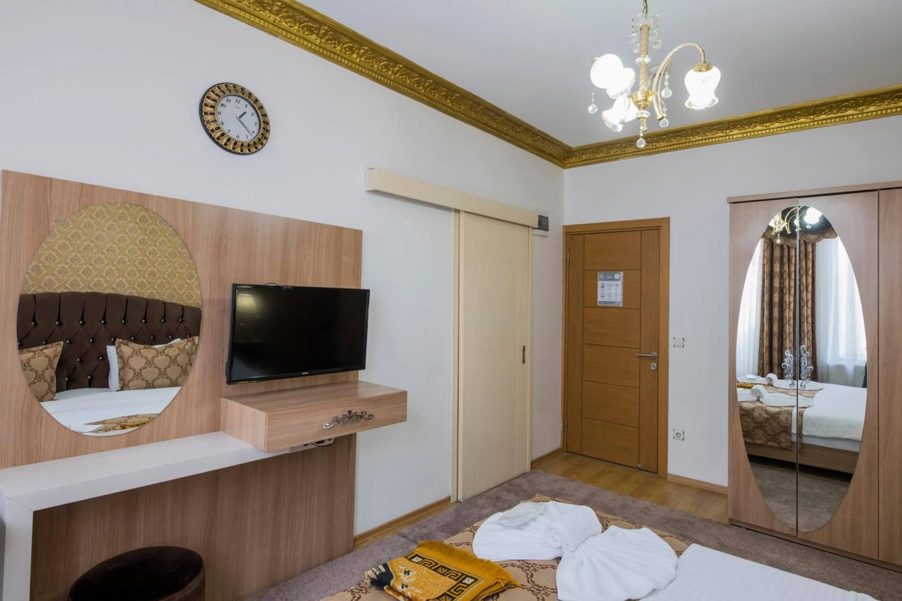 Bedroom, Bed in Punto Suite