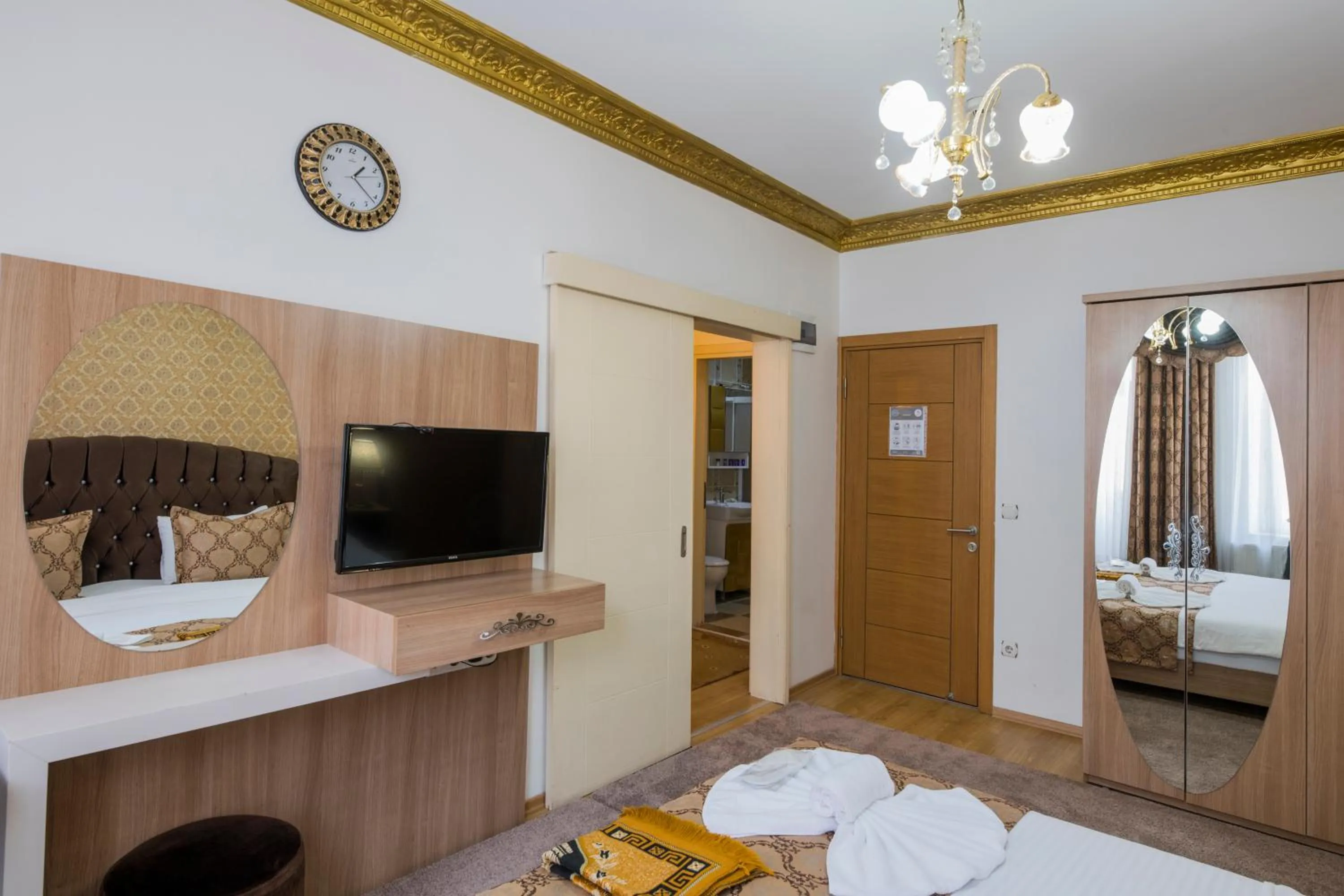 Bedroom, Bed in Punto Suite