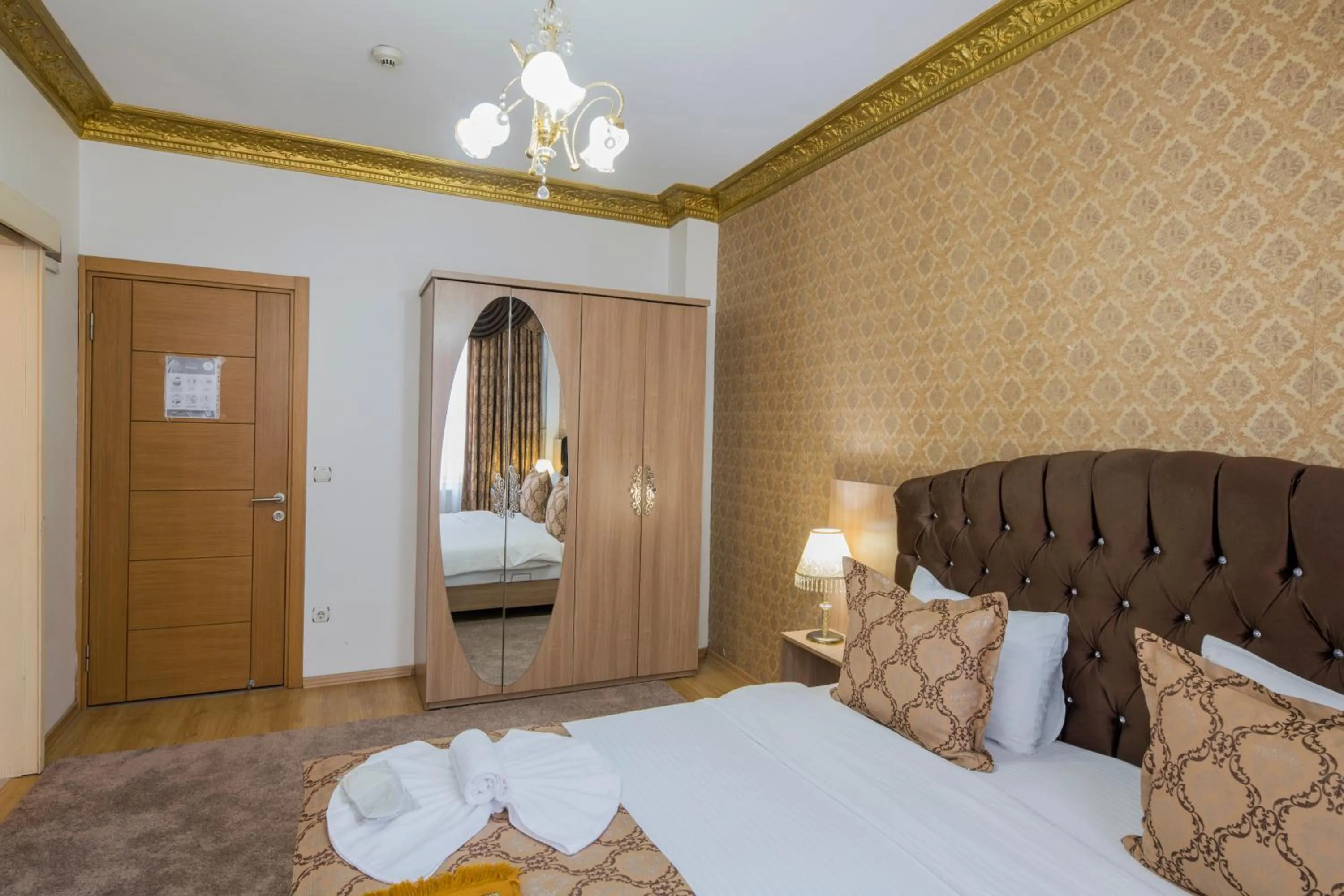 Bedroom, Bed in Punto Suite