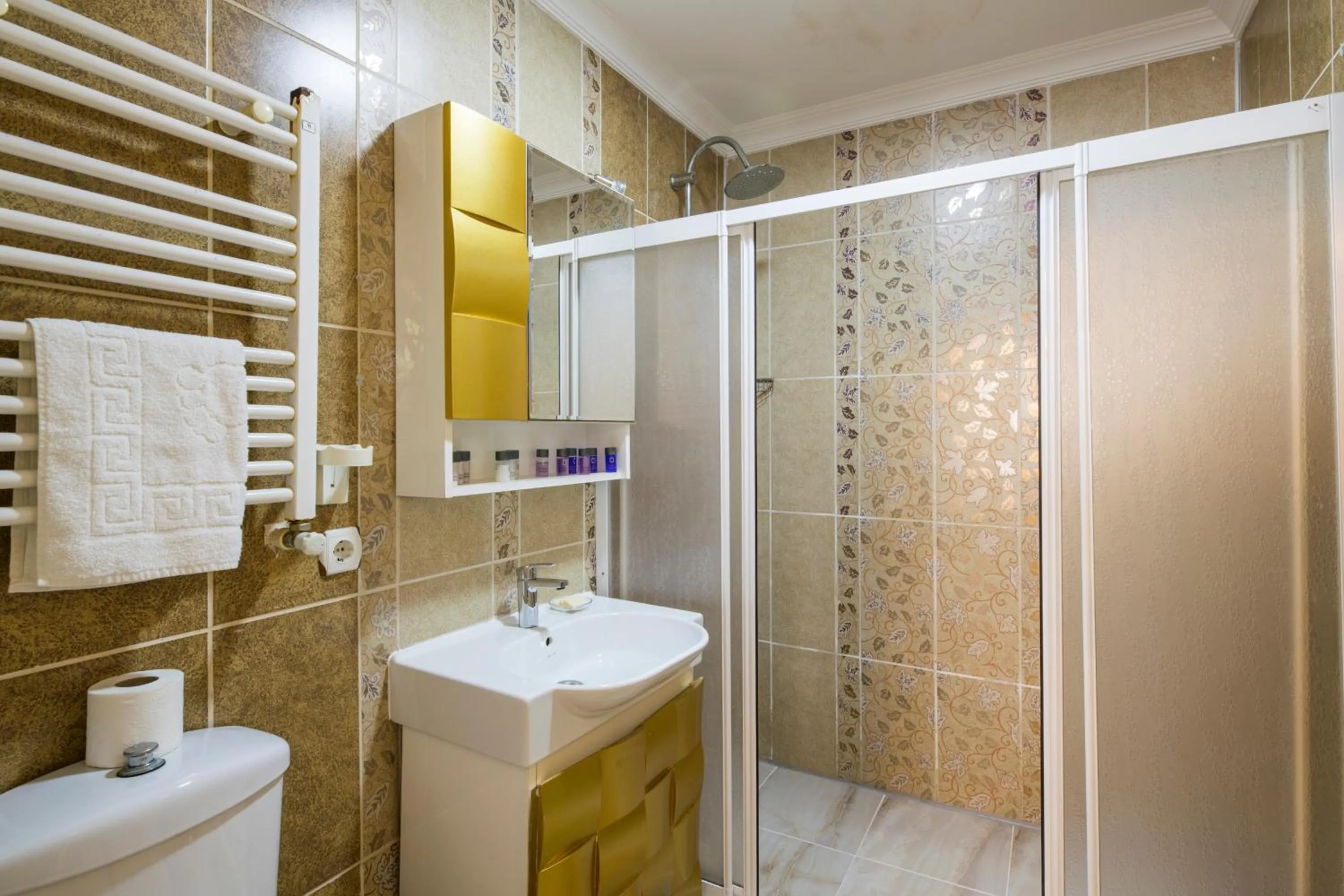 Shower in Punto Suite