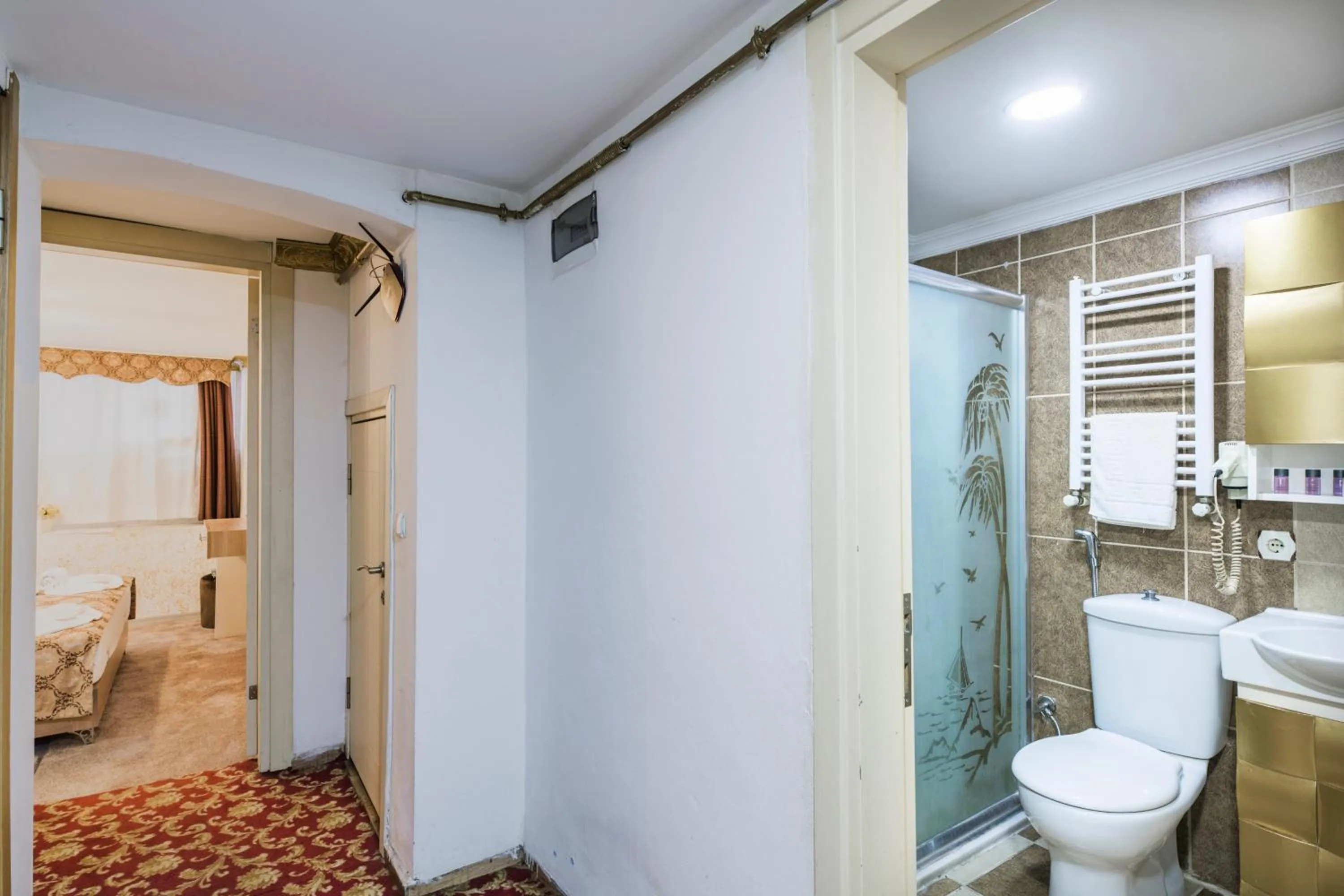 Shower in Punto Suite