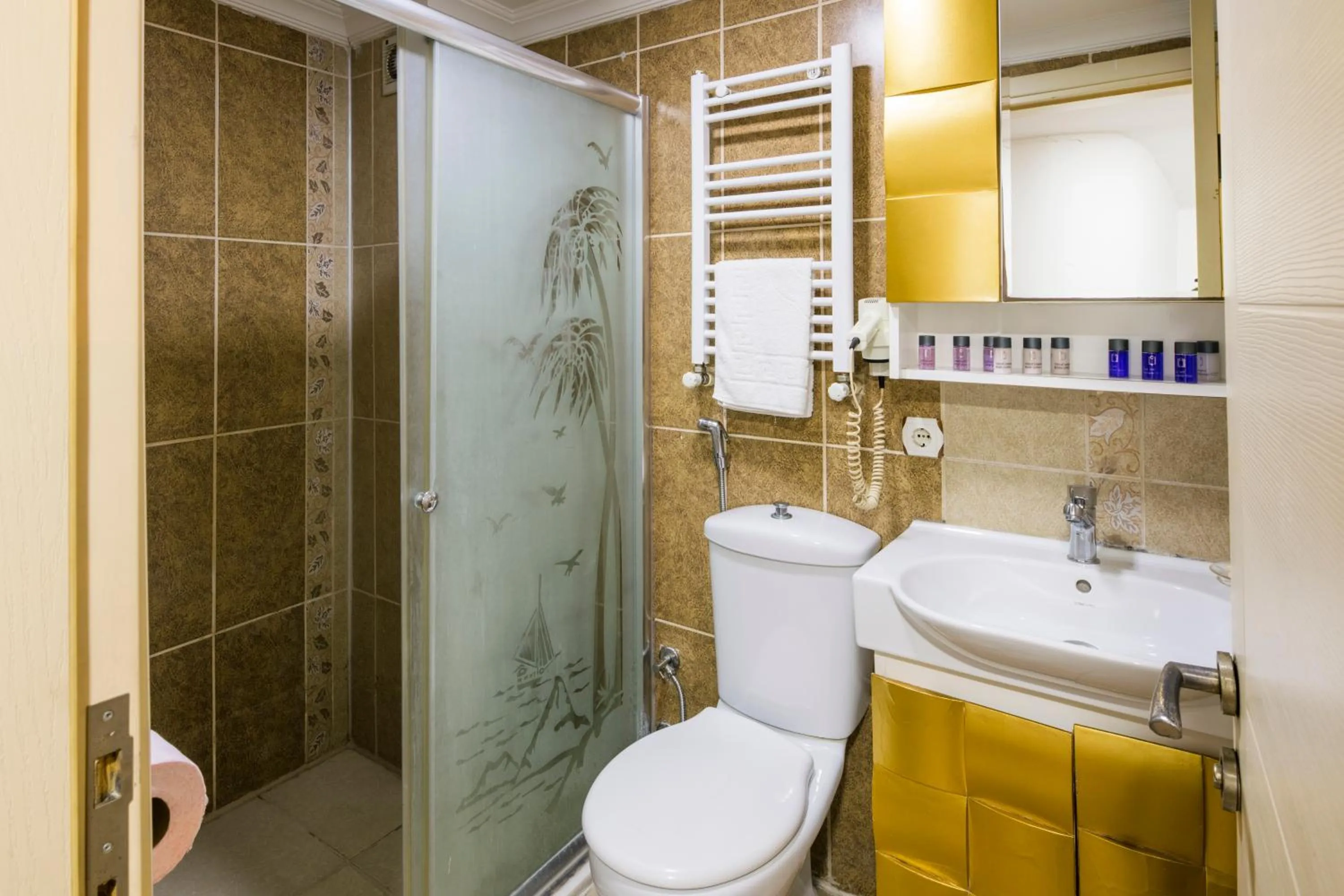 Shower in Punto Suite