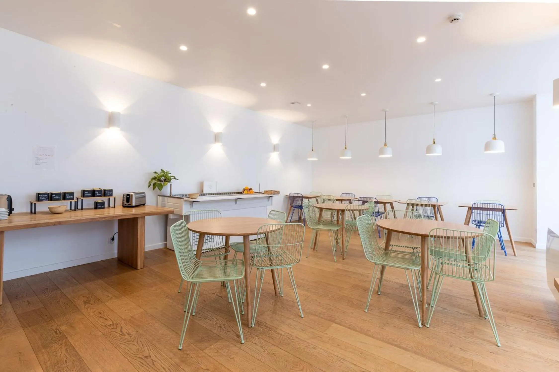 Property building in Hôtel Porte Mars Reims Gare Centre Arena