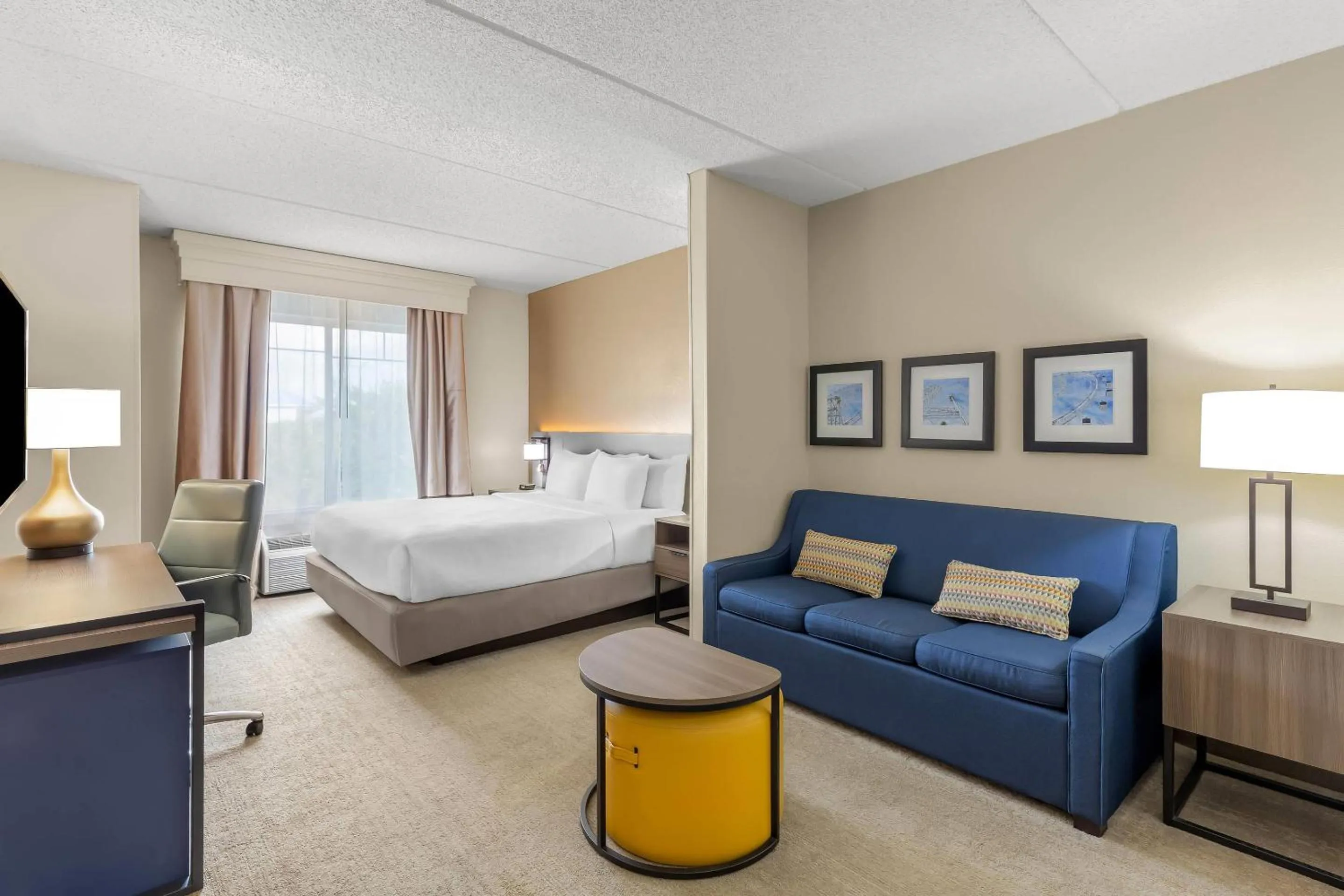 Bedroom, Bed in Comfort Suites Near Universal Orlando Resort