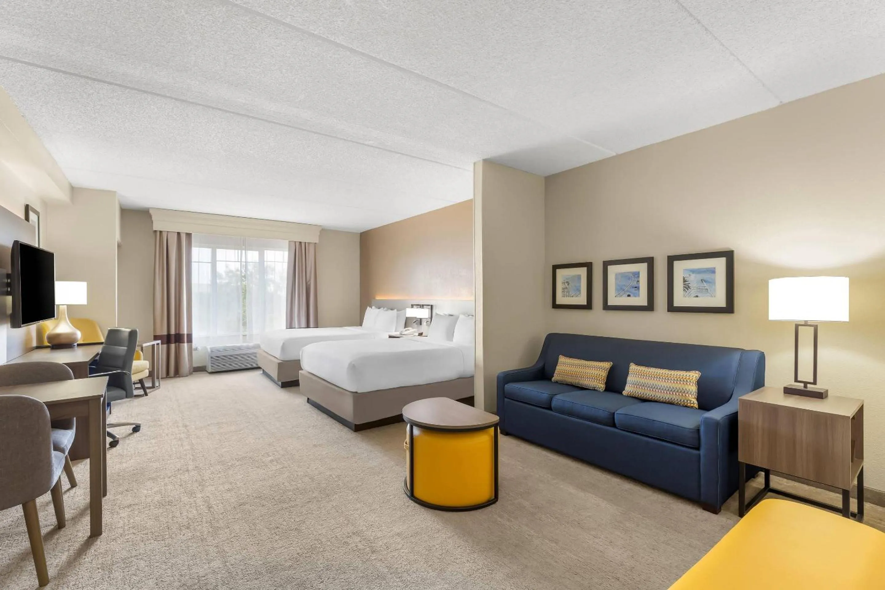Bedroom, Bed in Comfort Suites Near Universal Orlando Resort