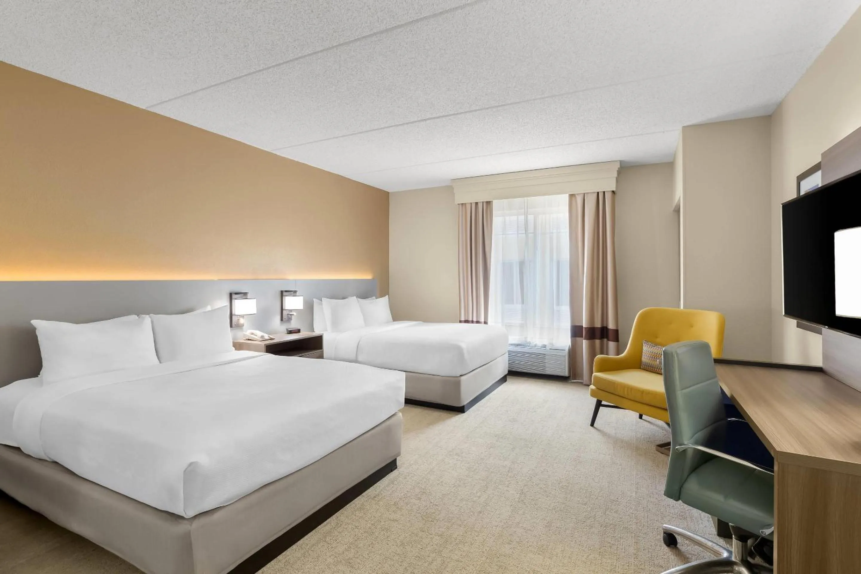 Bedroom, Bed in Comfort Suites Near Universal Orlando Resort