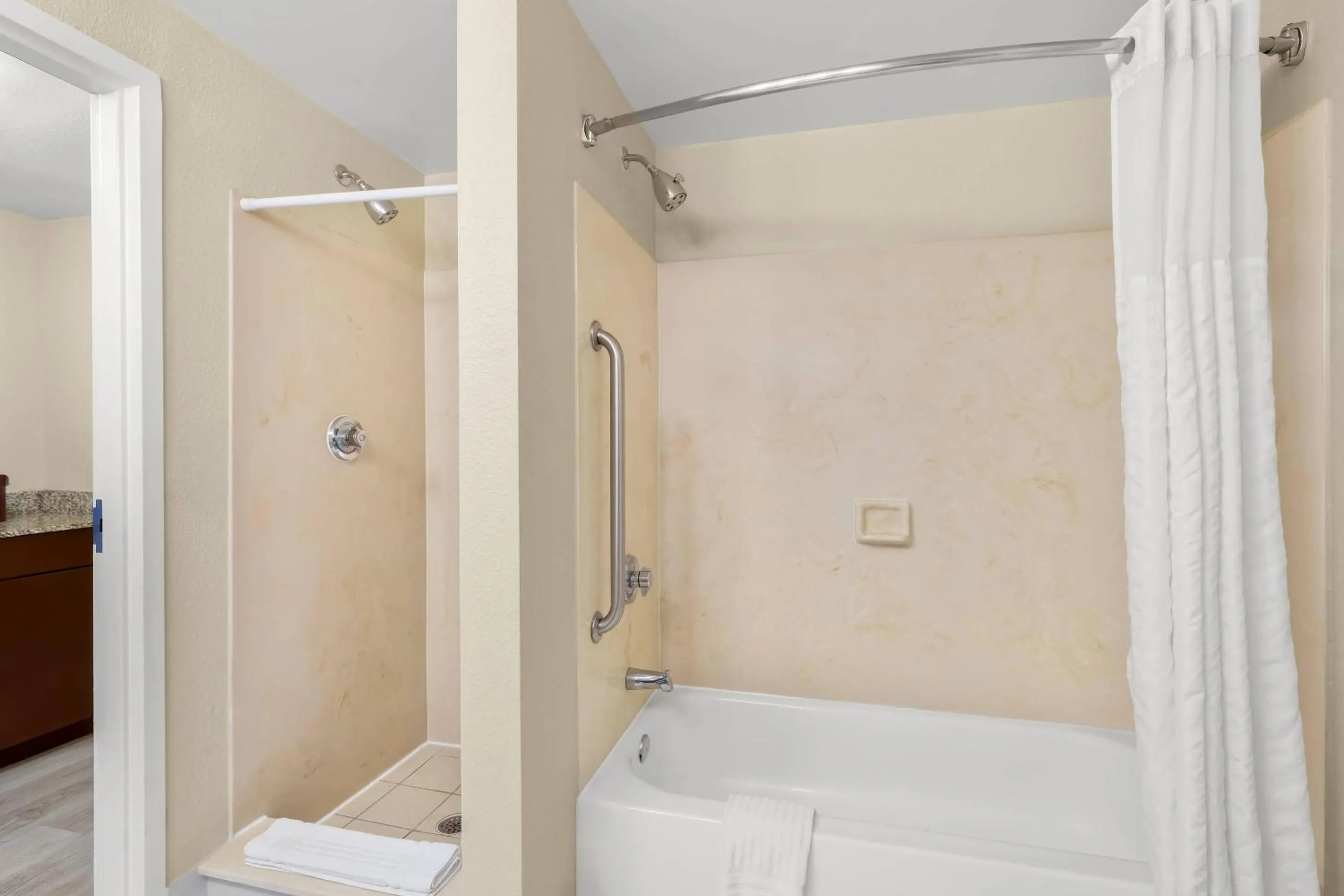 Bedroom in Comfort Suites Near Universal Orlando Resort