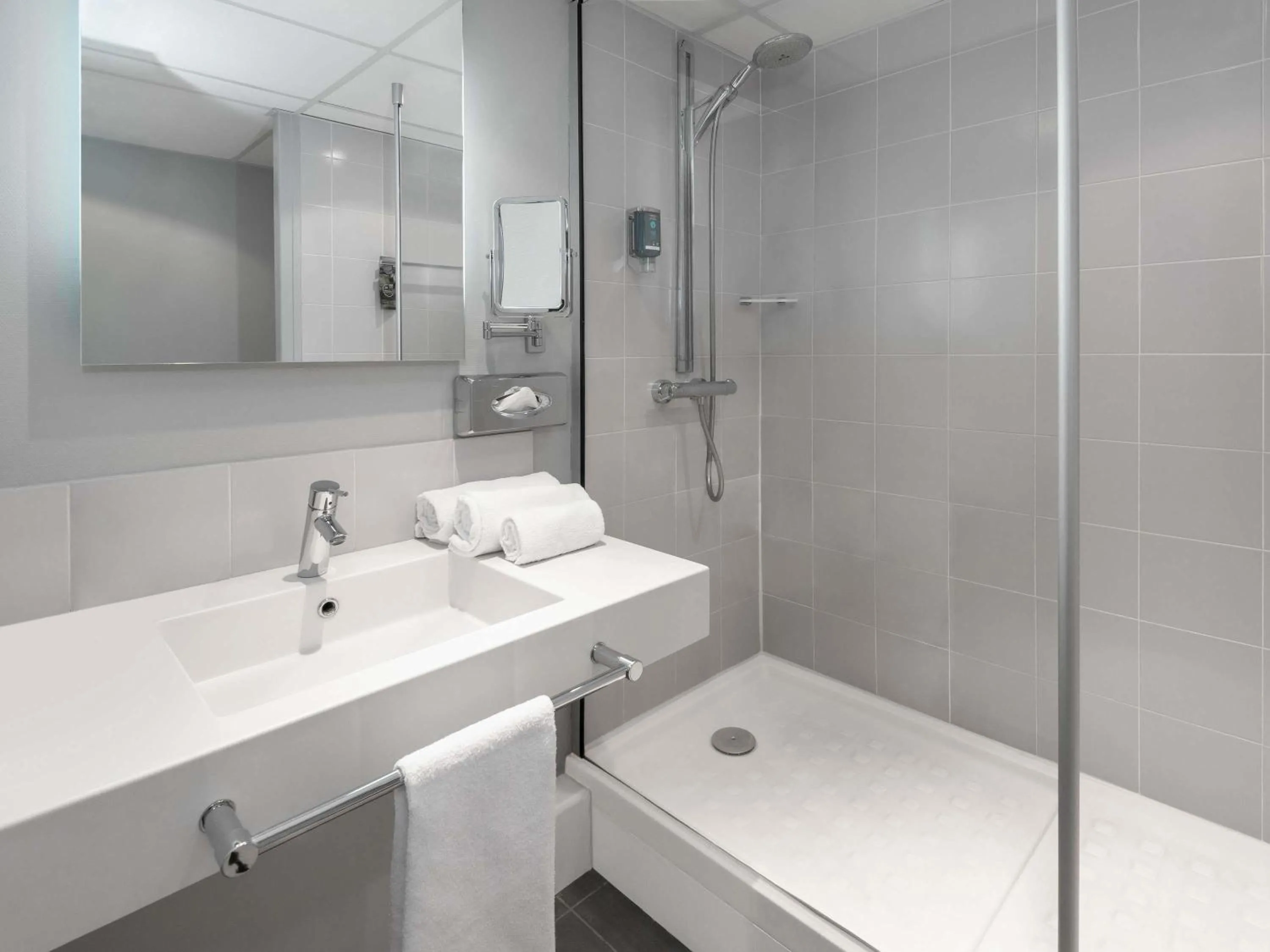 Bedroom in Novotel Blois Centre Val De Loire