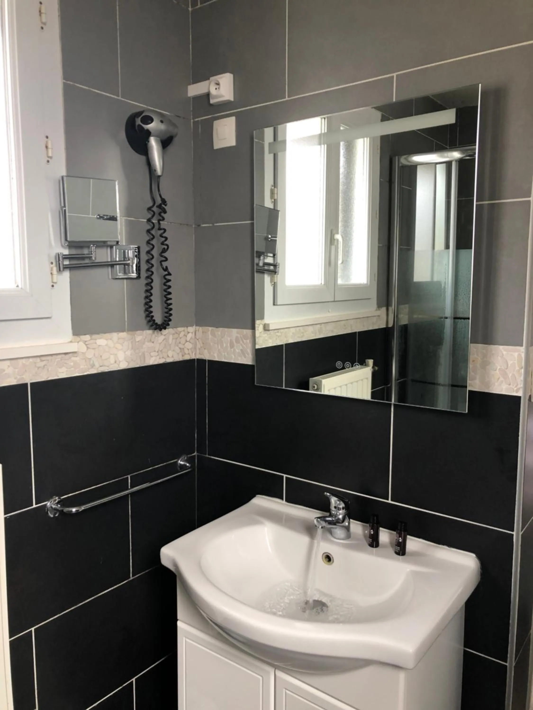 Shower in Hotel Les Embruns