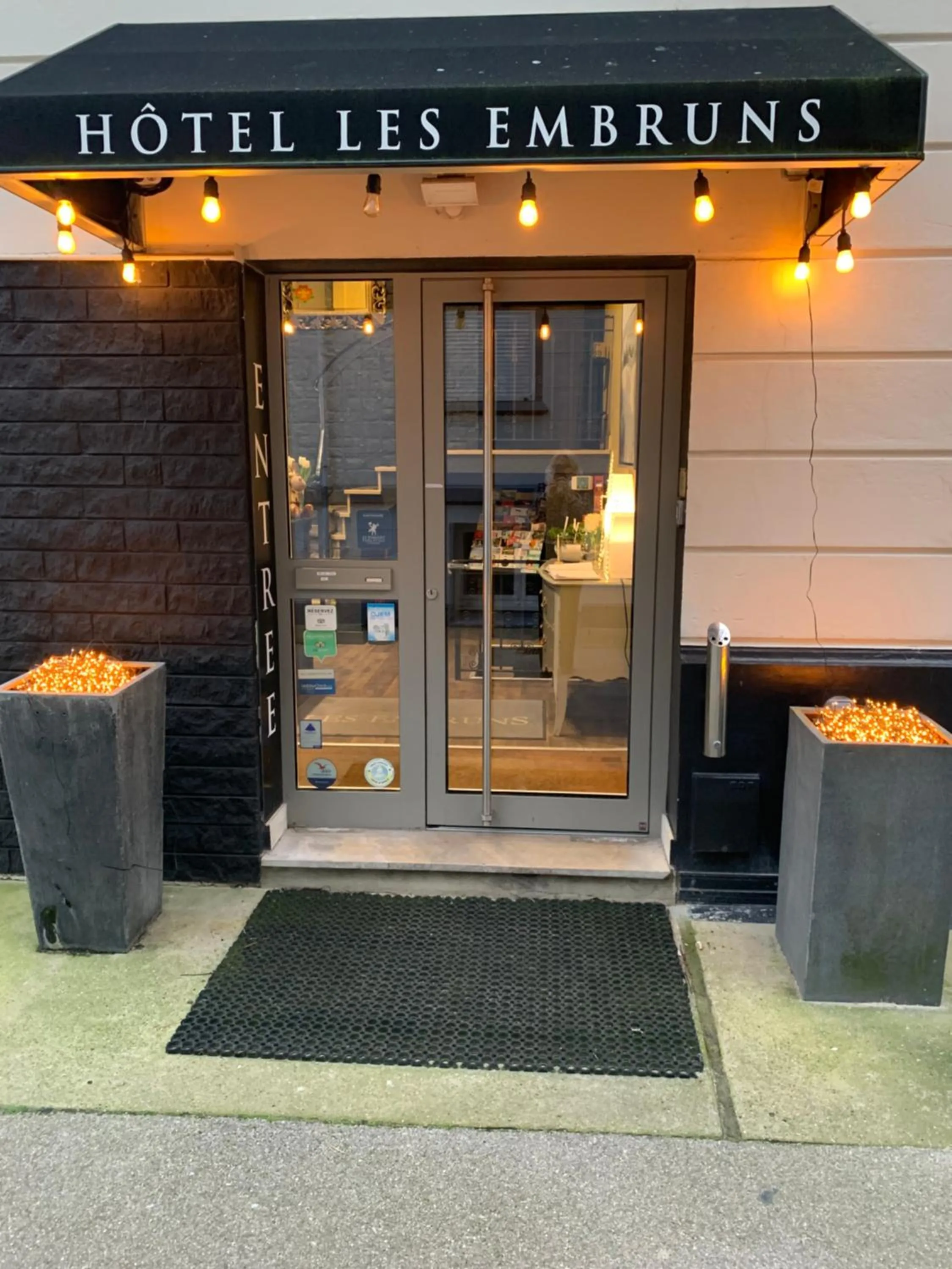 Facade/entrance in Hotel Les Embruns