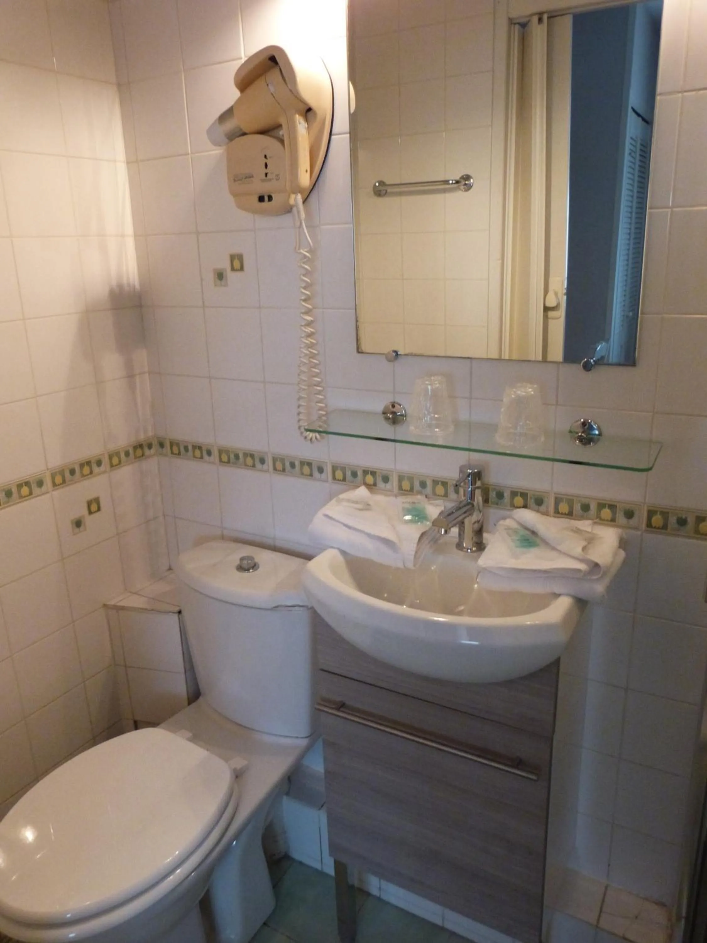 Bathroom in Hotel Les Embruns