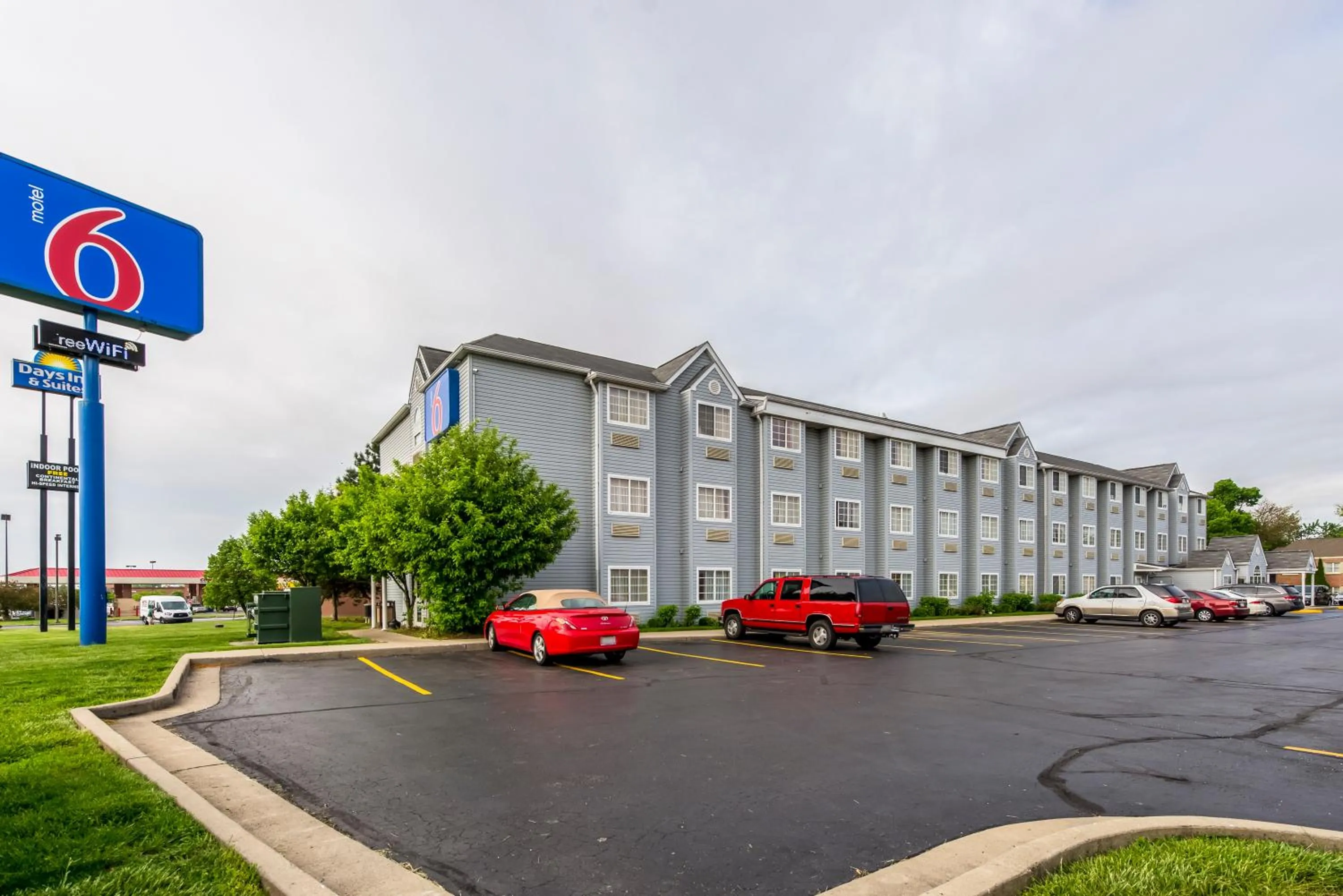 Property building in Motel 6 Indianapolis Carmel