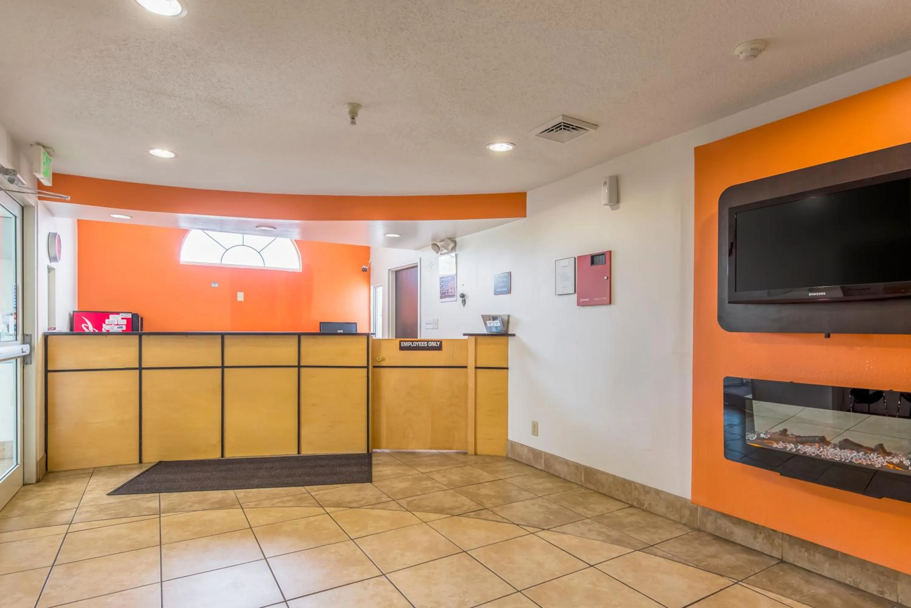 Lobby or reception in Motel 6 Indianapolis Carmel