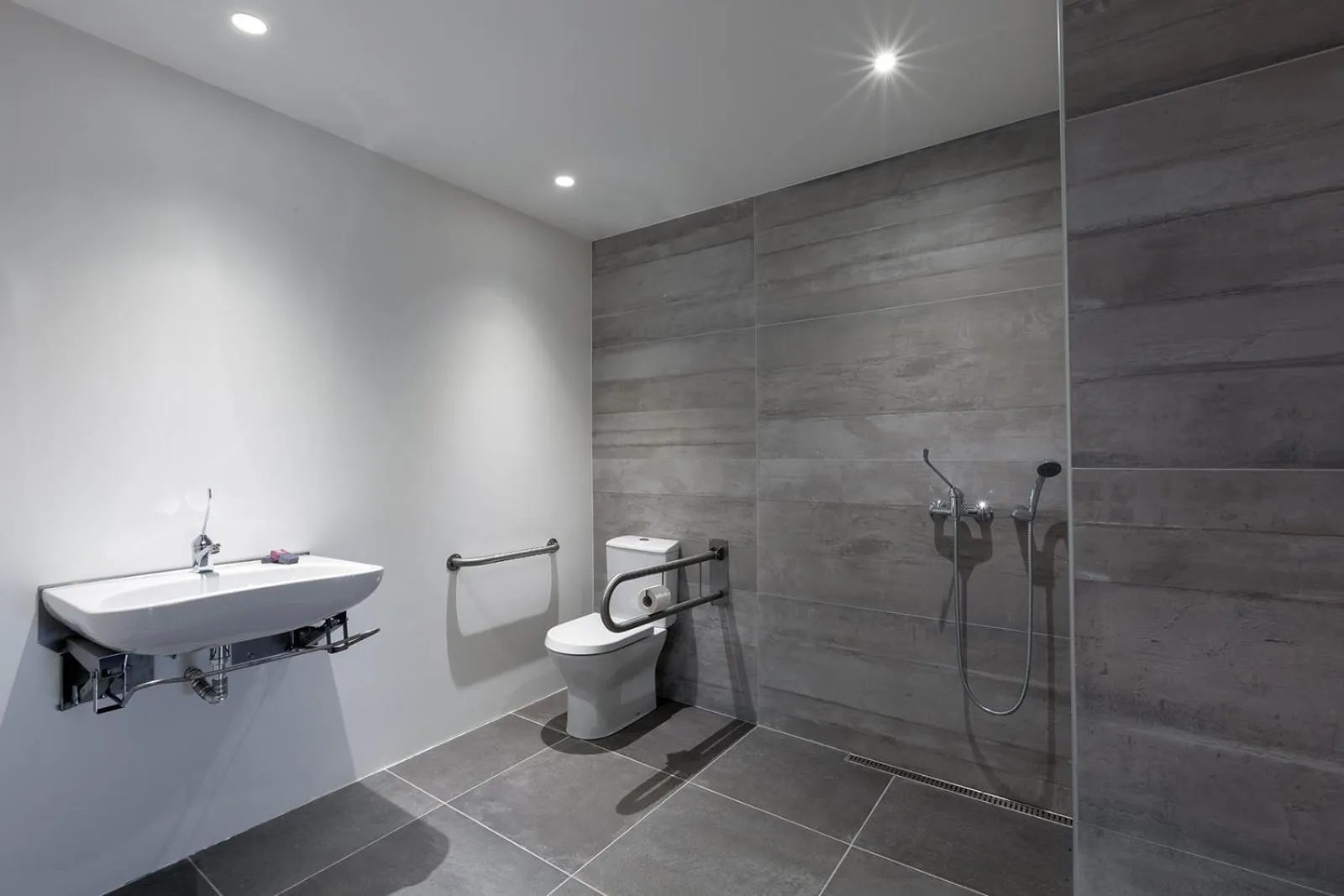 Bathroom in Three House Hotel