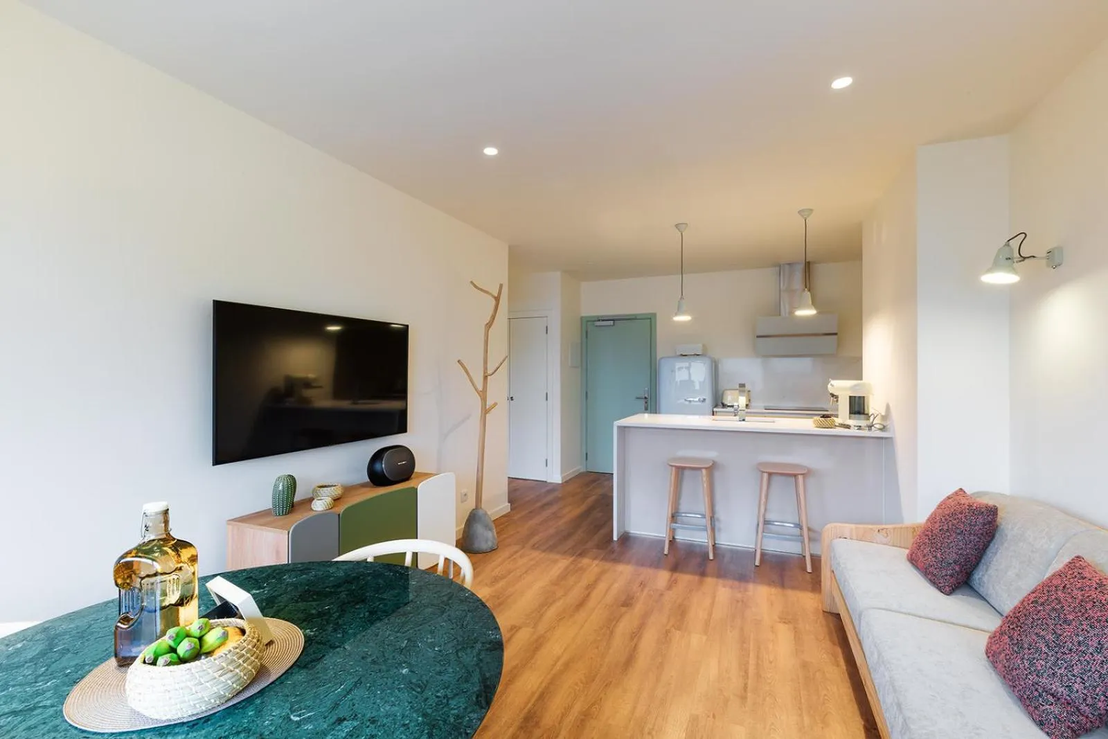 TV and multimedia in Three House Hotel